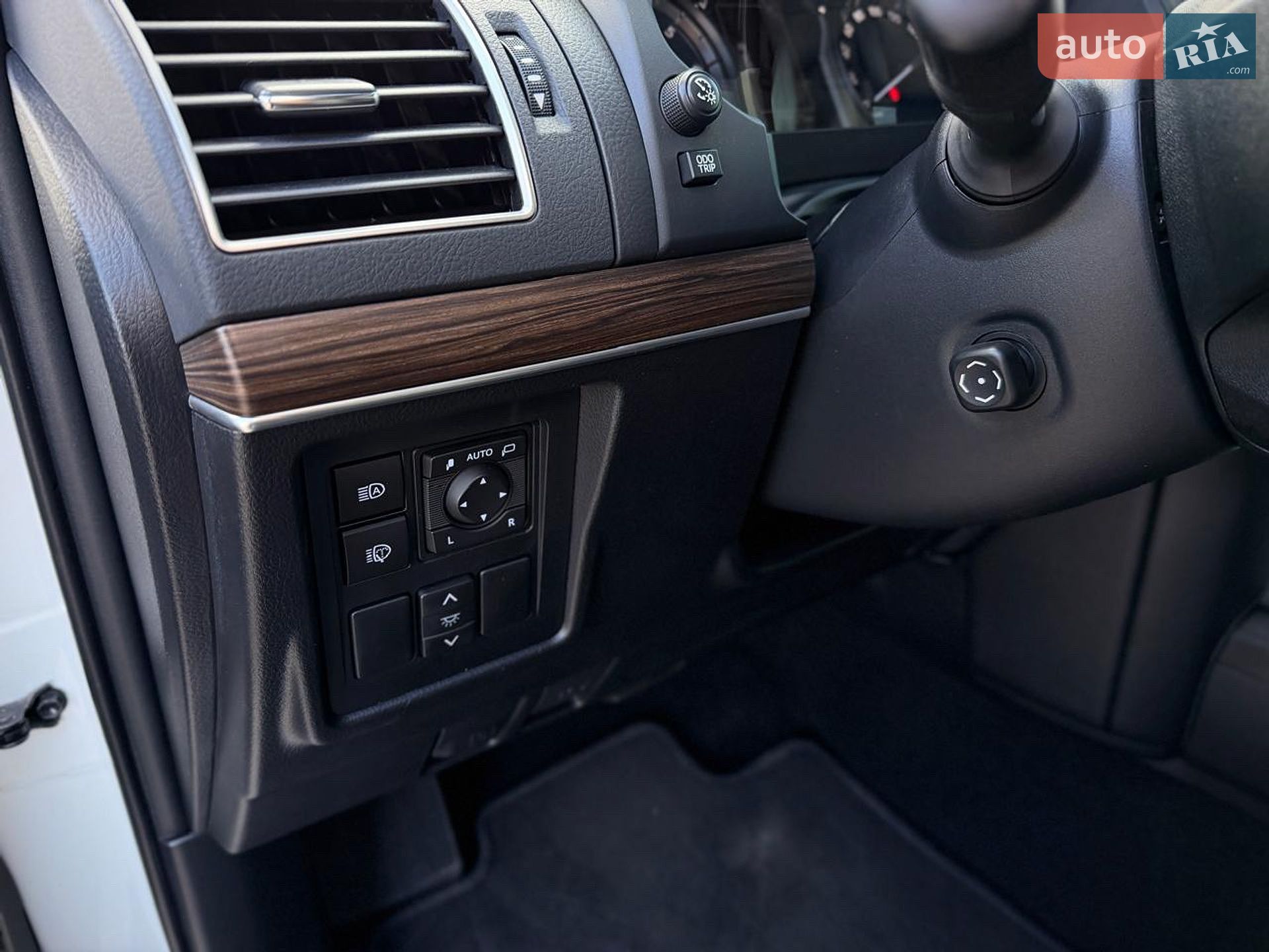 Toyota Land Cruiser Prado 2019 VIN JTEBU3FJ80K175983 фото оголошення 37 з 79