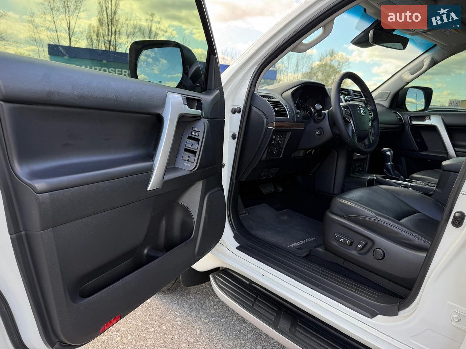 Toyota Land Cruiser Prado 2019 VIN JTEBU3FJ80K175983 фото оголошення 39 з 79