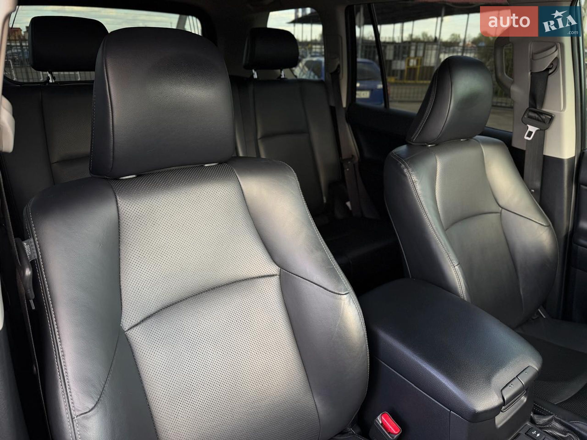 Toyota Land Cruiser Prado 2019 VIN JTEBU3FJ80K175983 фото оголошення 53 з 79