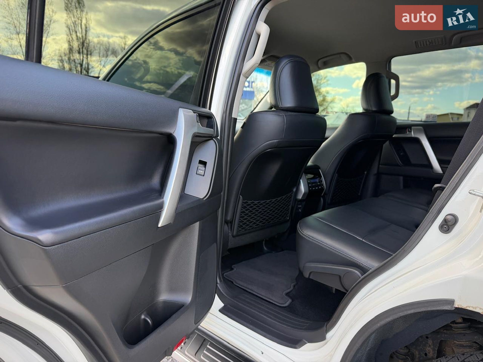 Toyota Land Cruiser Prado 2019 VIN JTEBU3FJ80K175983 фото оголошення 54 з 79