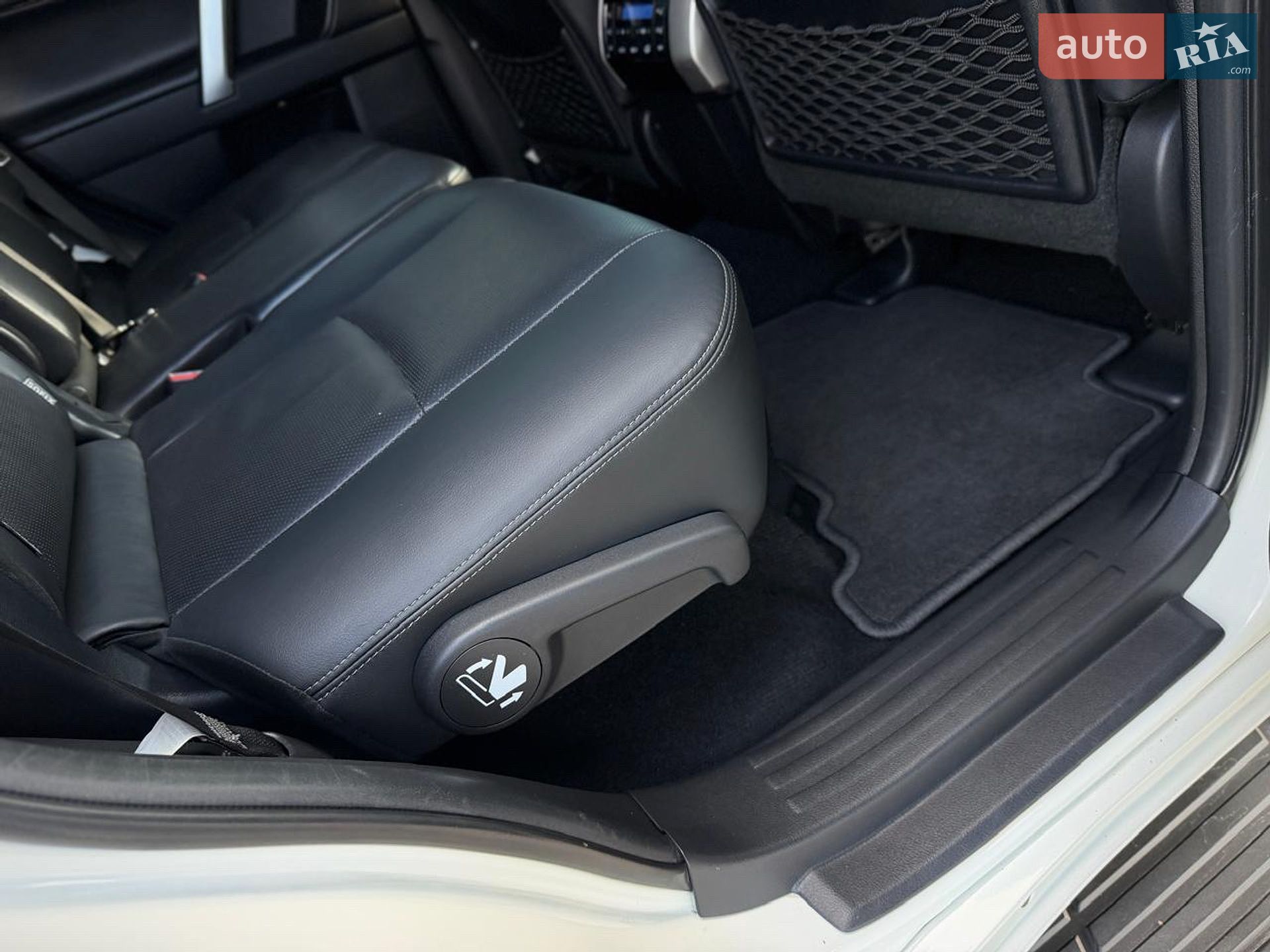 Toyota Land Cruiser Prado 2019 VIN JTEBU3FJ80K175983 фото оголошення 62 з 79
