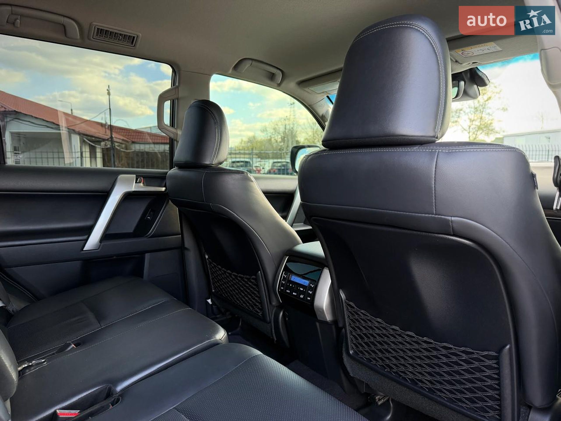 Toyota Land Cruiser Prado 2019 VIN JTEBU3FJ80K175983 фото оголошення 68 з 79