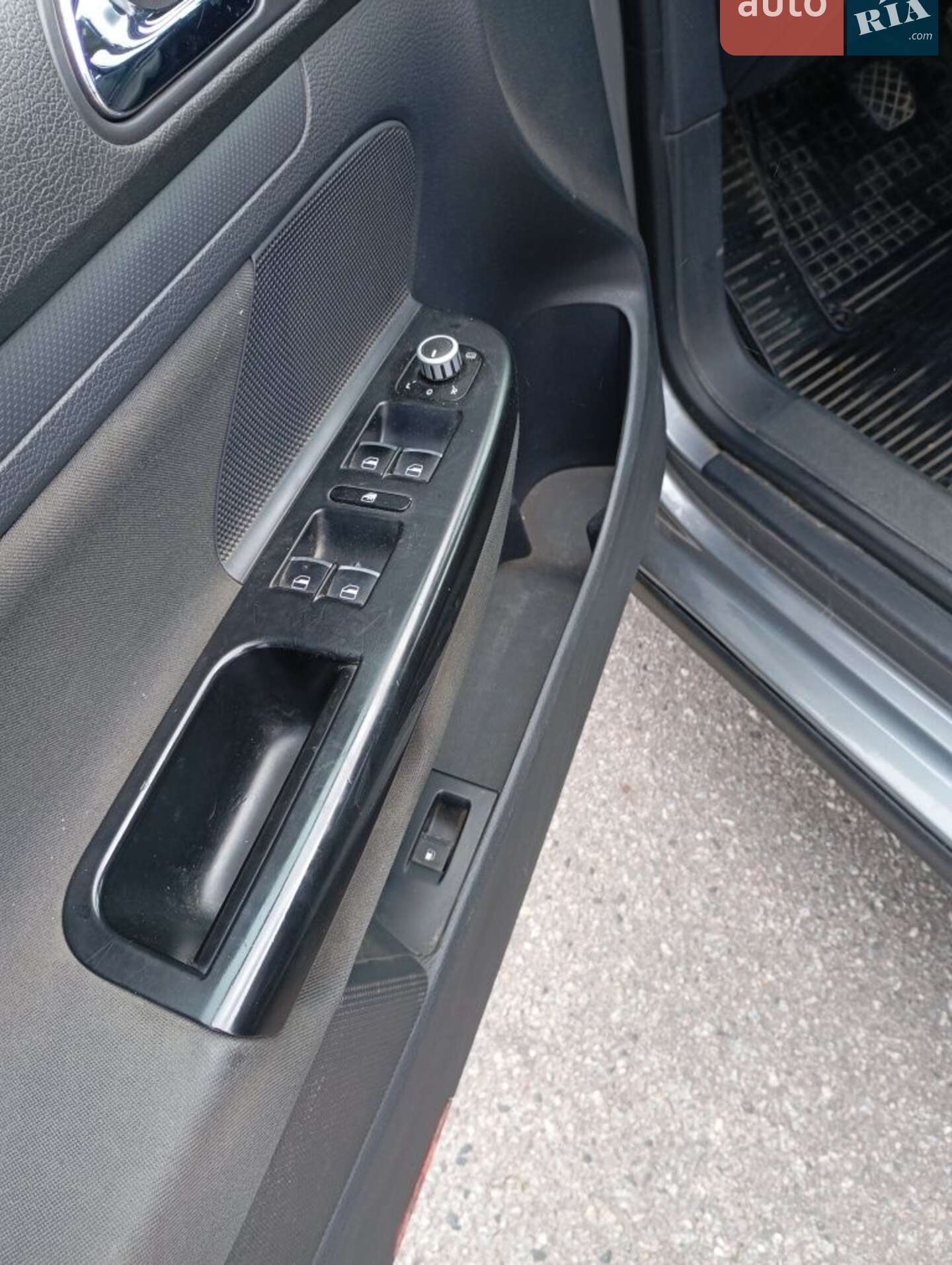 Volkswagen Golf 2005 VIN WVWZZZ1KZ5Z000133 фото оголошення 6 з 14
