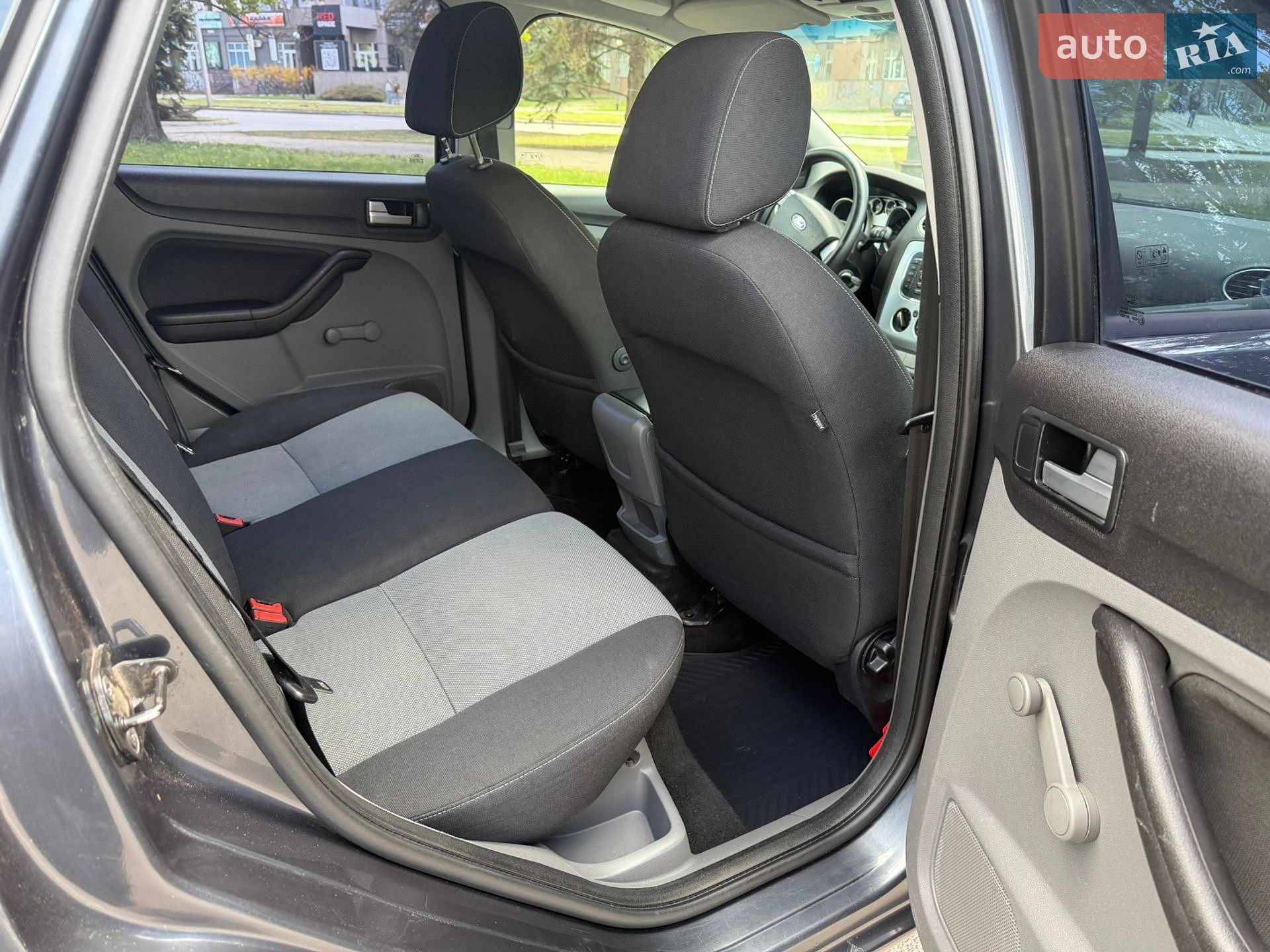 Ford Focus 2010 VIN WF0SXXGCDSAJ70317 фото оголошення 10 з 32