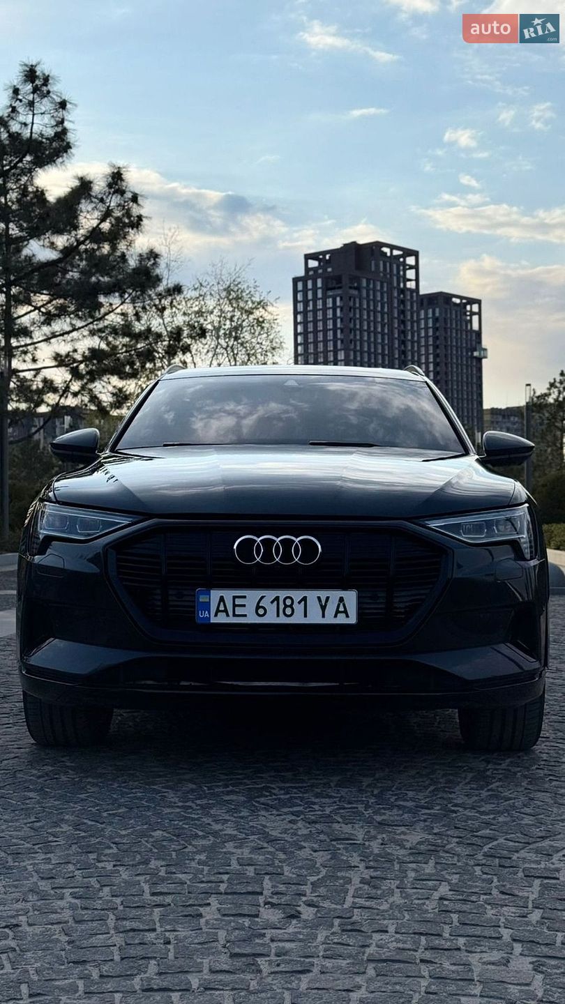 Audi e-tron 2022 VIN WA1AAAGE3PB023323 фото оголошення 35 з 36