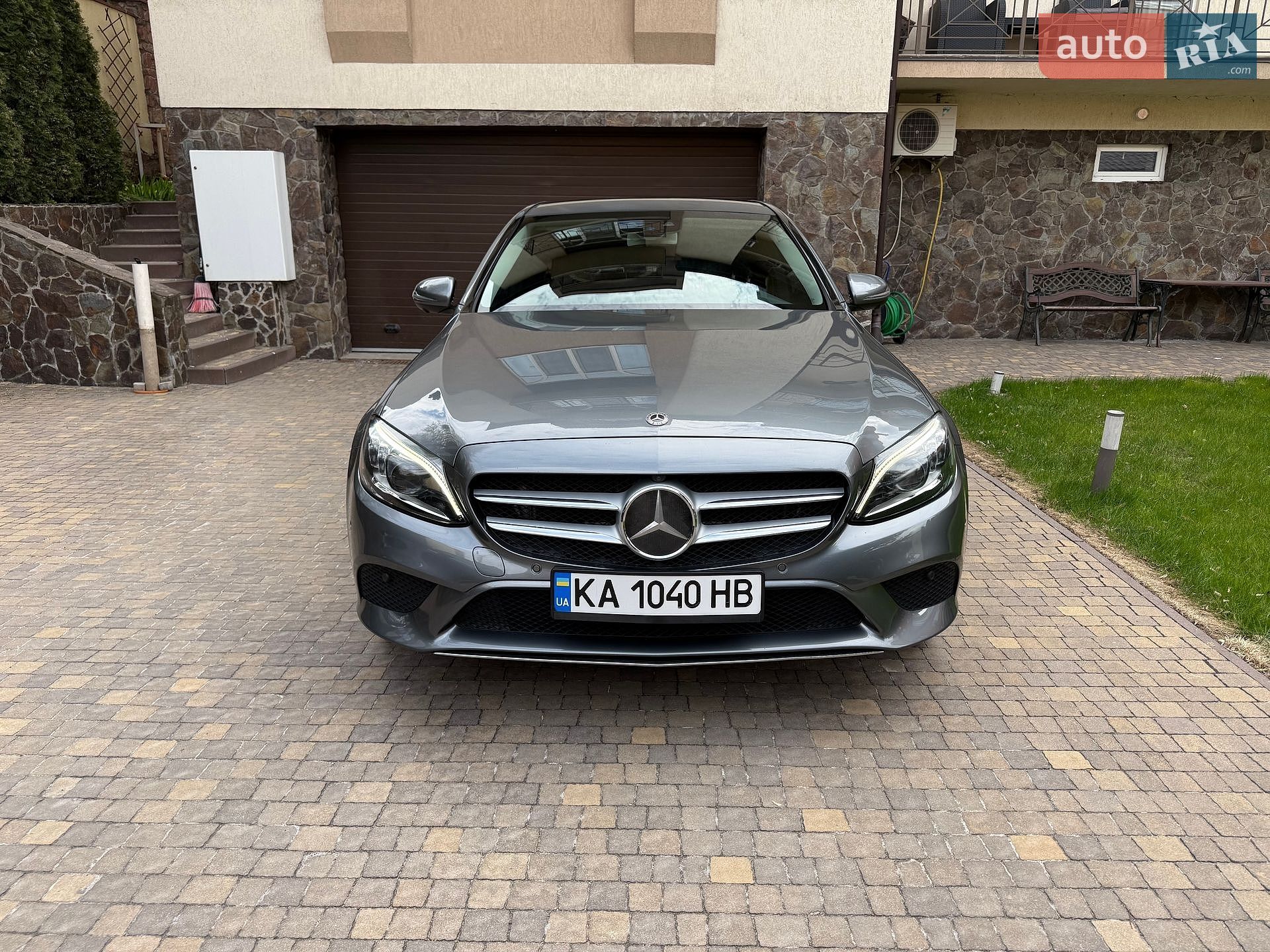 Mercedes-Benz C-Class 2018 VIN 55SWF8EB3KU272157 фото оголошення 2 з 77