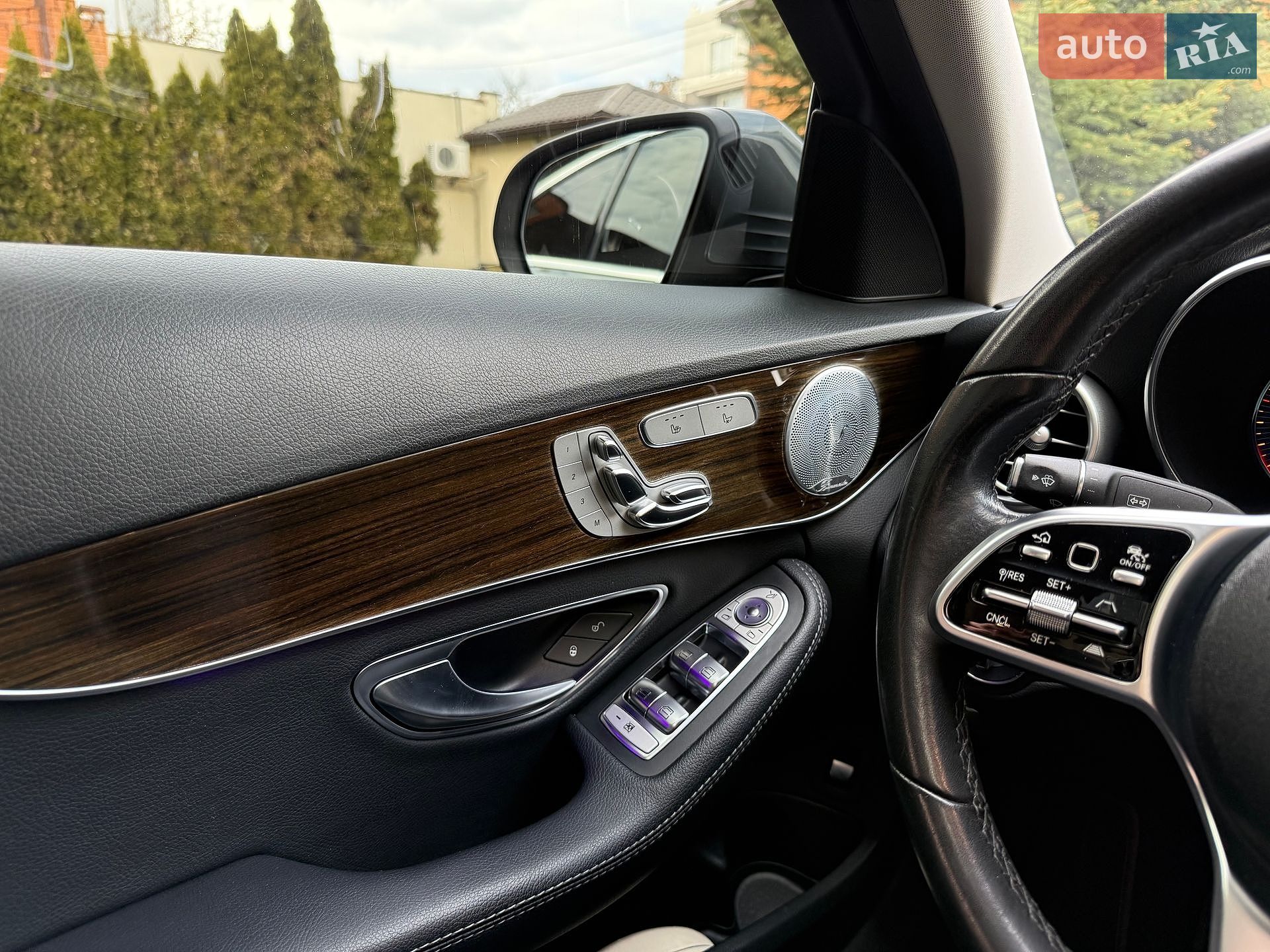 Mercedes-Benz C-Class 2018 VIN 55SWF8EB3KU272157 фото оголошення 39 з 77