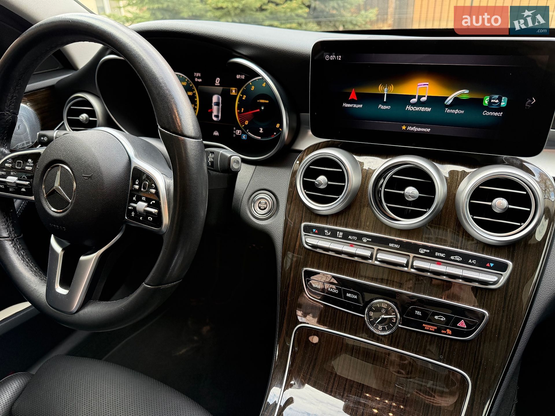 Mercedes-Benz C-Class 2018 VIN 55SWF8EB3KU272157 фото оголошення 42 з 77