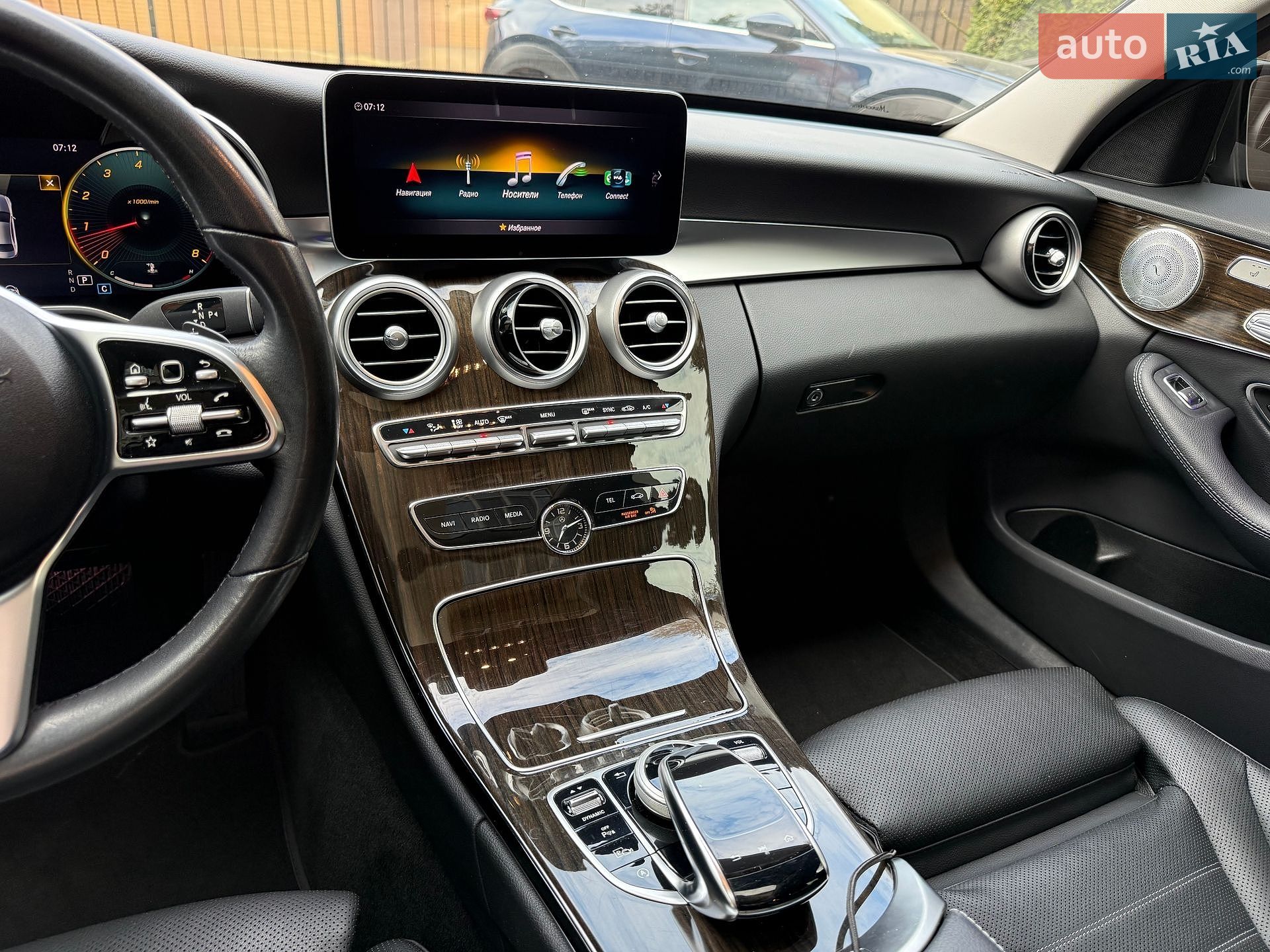 Mercedes-Benz C-Class 2018 VIN 55SWF8EB3KU272157 фото оголошення 44 з 77