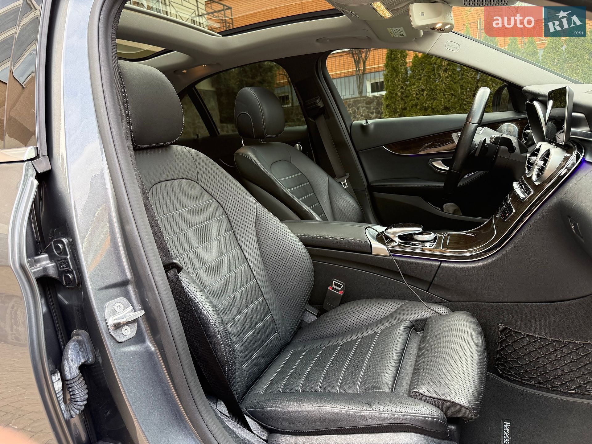 Mercedes-Benz C-Class 2018 VIN 55SWF8EB3KU272157 фото оголошення 55 з 77