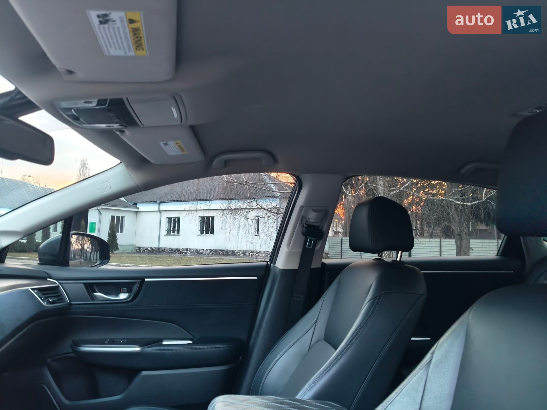 Honda Clarity 2018 VIN JHMZC5F38JC011842 фото оголошення 3 з 19