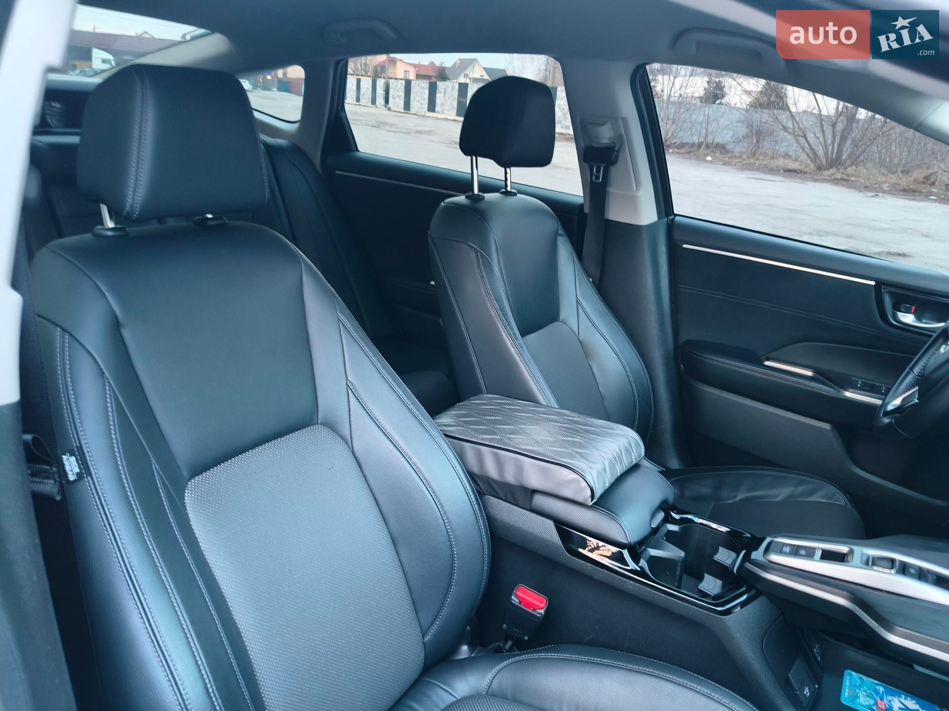 Honda Clarity 2018 VIN JHMZC5F38JC011842 фото оголошення 5 з 19