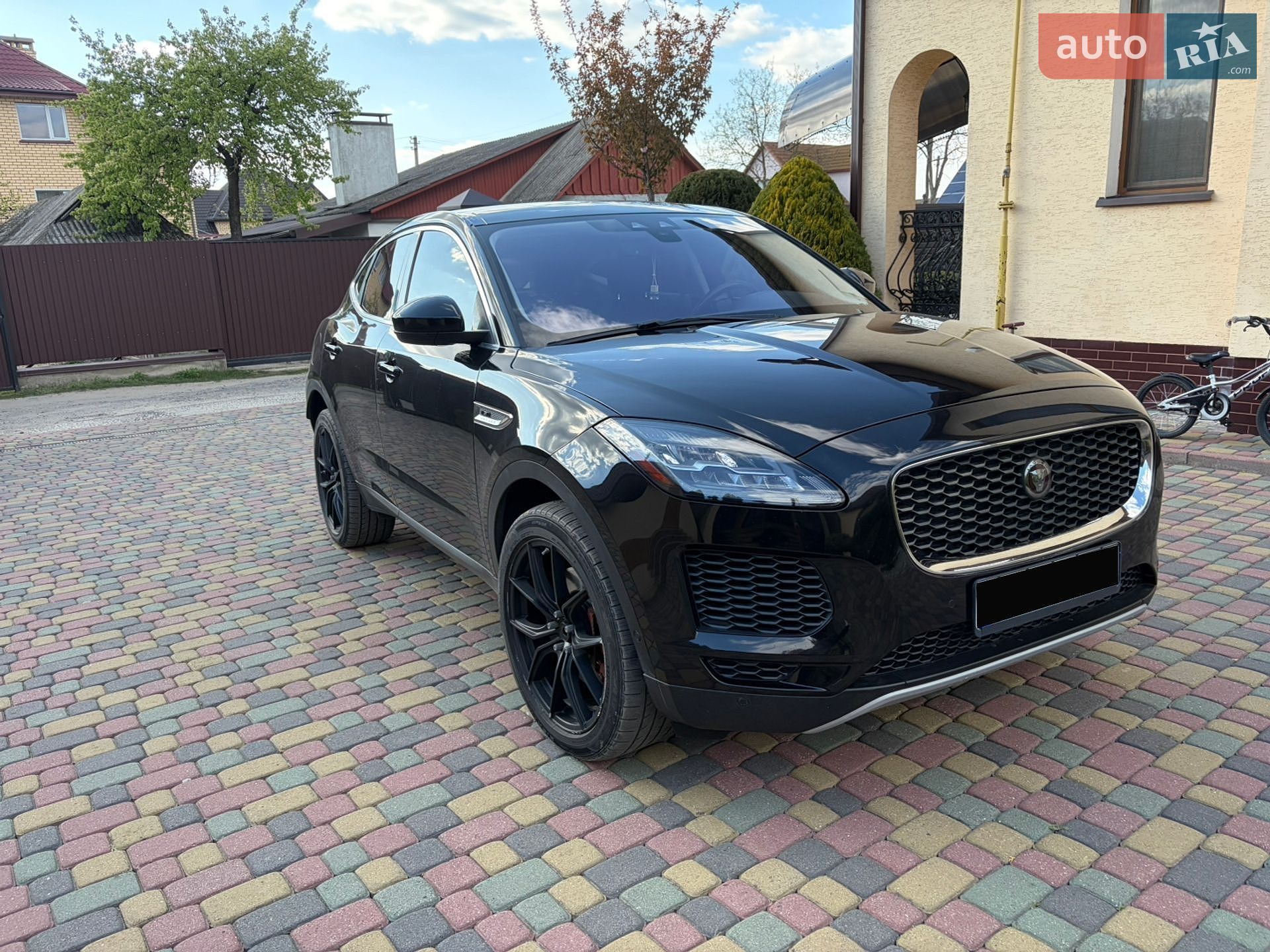 Jaguar E-Pace 2018 VIN SADFJ2FX4J1Z32015 фото оголошення 5 з 26