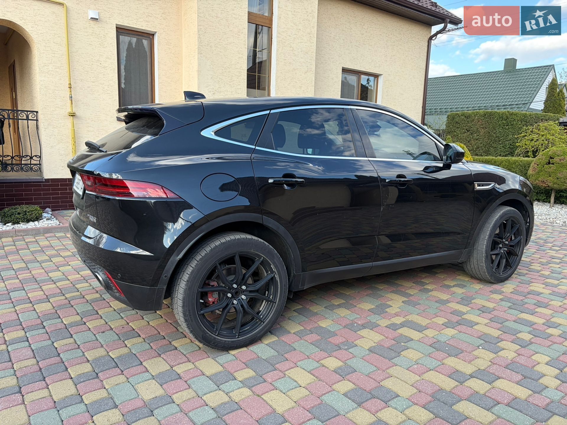 Jaguar E-Pace 2018 VIN SADFJ2FX4J1Z32015 фото оголошення 7 з 26