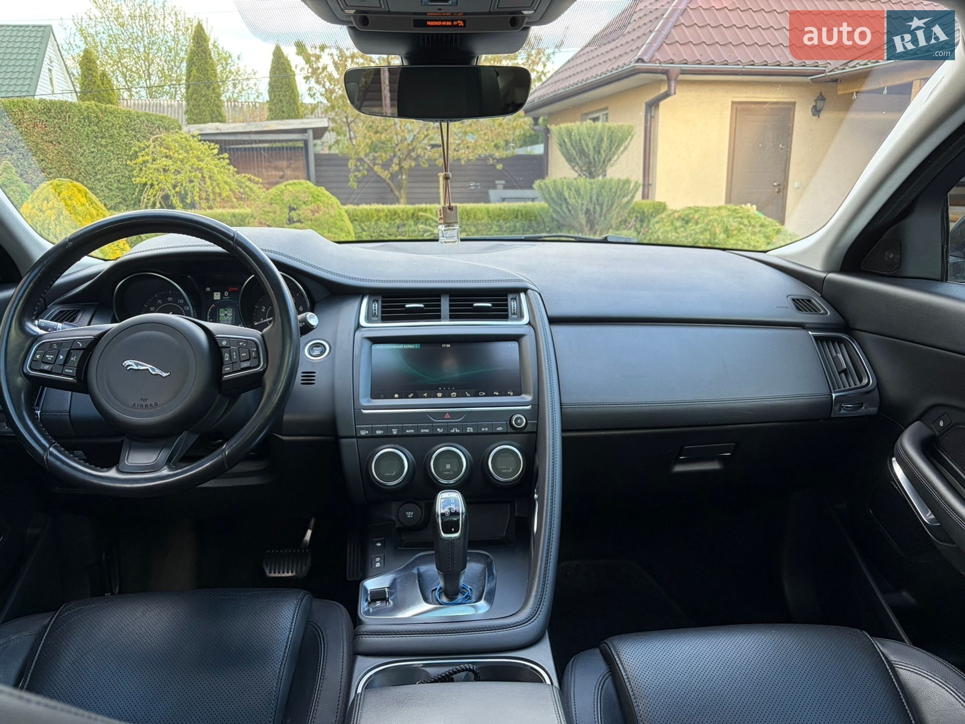 Jaguar E-Pace 2018 VIN SADFJ2FX4J1Z32015 фото оголошення 14 з 26