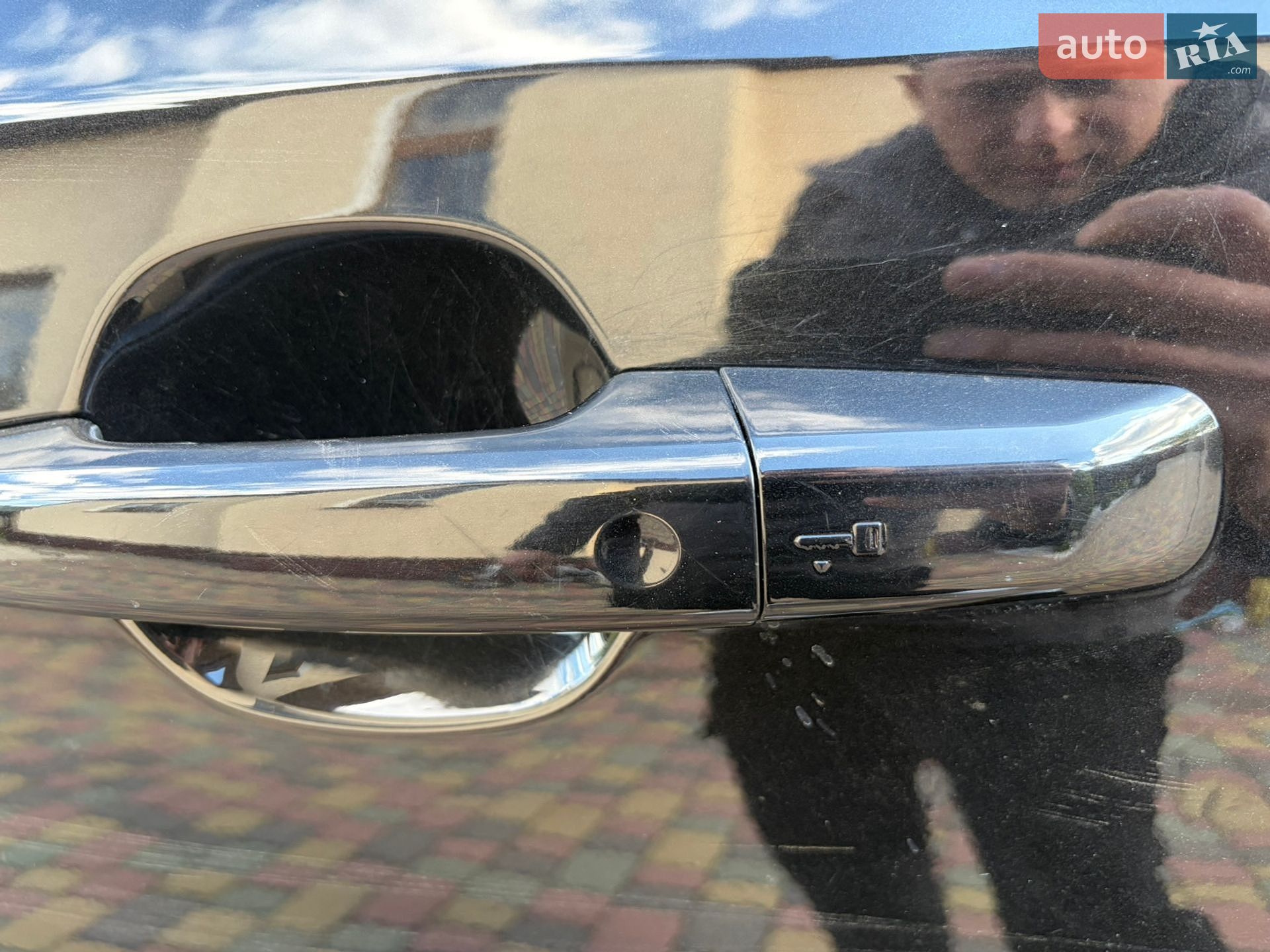 Jaguar E-Pace 2018 VIN SADFJ2FX4J1Z32015 фото оголошення 17 з 26