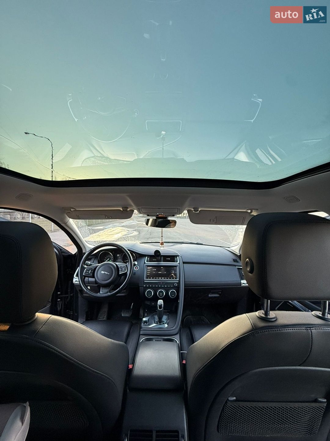 Jaguar E-Pace 2018 VIN SADFJ2FX4J1Z32015 фото оголошення 18 з 26