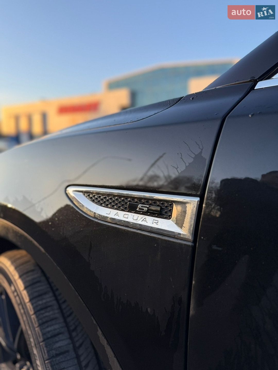 Jaguar E-Pace 2018 VIN SADFJ2FX4J1Z32015 фото оголошення 24 з 26