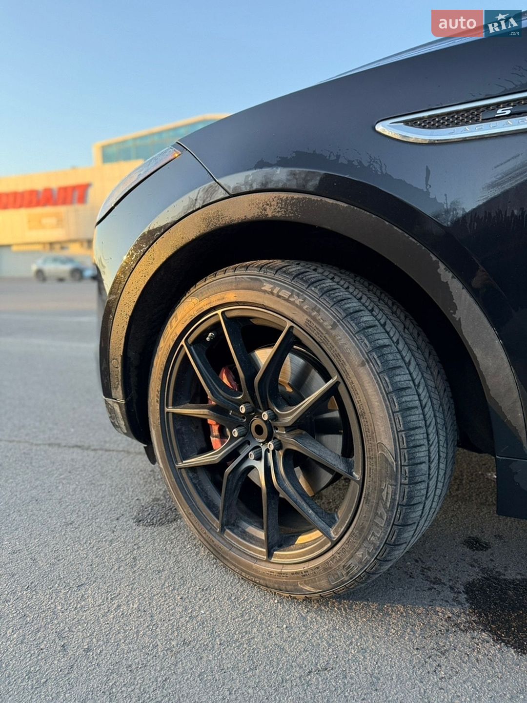 Jaguar E-Pace 2018 VIN SADFJ2FX4J1Z32015 фото оголошення 25 з 26