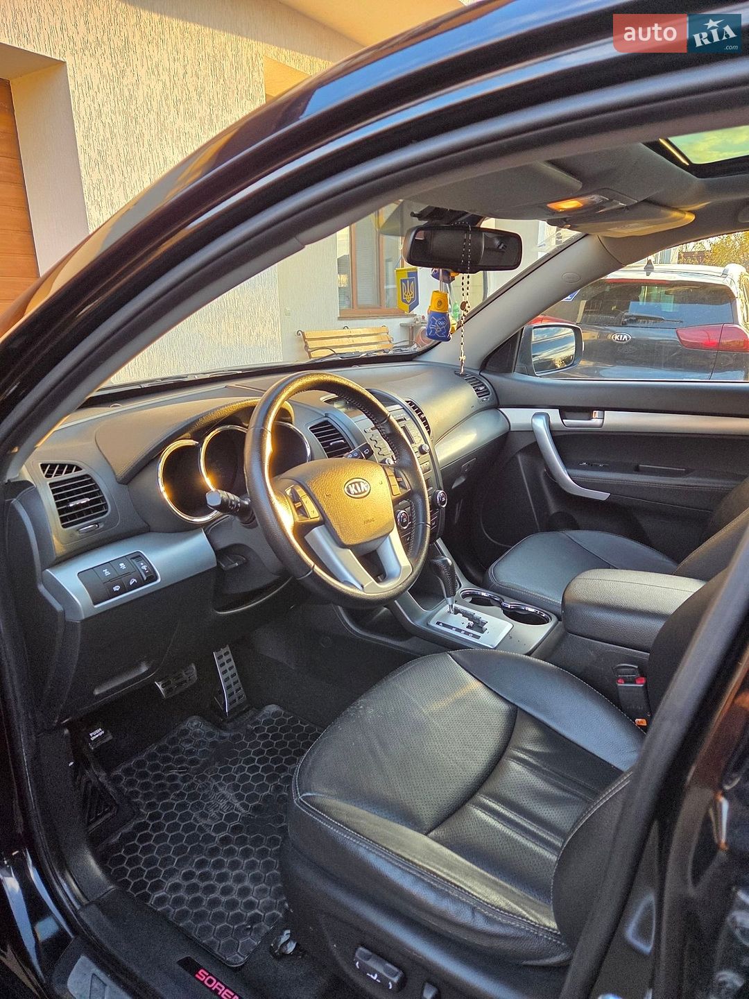 Kia Sorento 2011 VIN KNAKU814DC5204587 фото оголошення 12 з 16