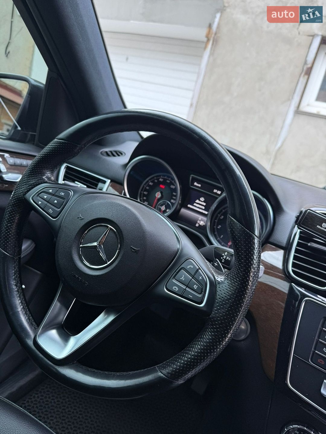 Mercedes-Benz GLE-Class 2016 VIN 4JGDA5HB4GA735324 фото оголошення 26 з 38