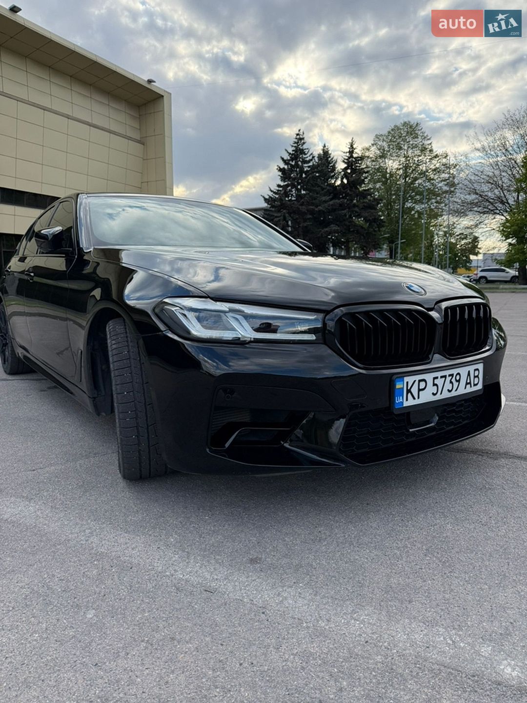 BMW 5 Series 2022 VIN WBA53BH0XNCJ98683 фото оголошення 3 з 22