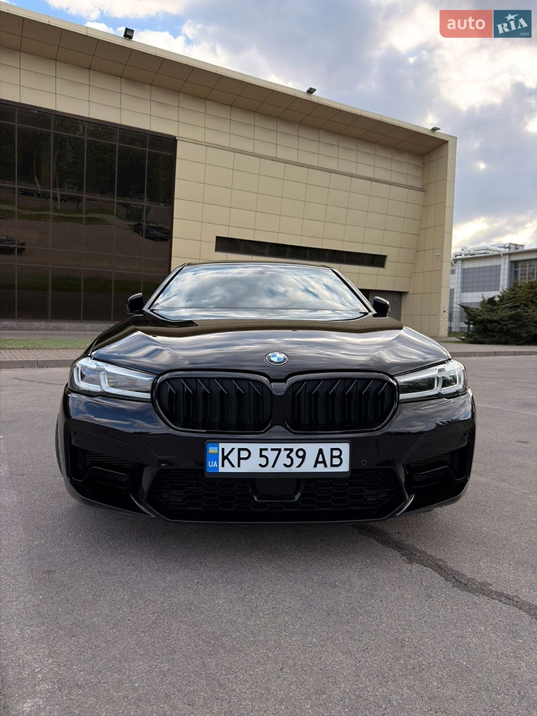 BMW 5 Series 2022 VIN WBA53BH0XNCJ98683 фото оголошення 4 з 22