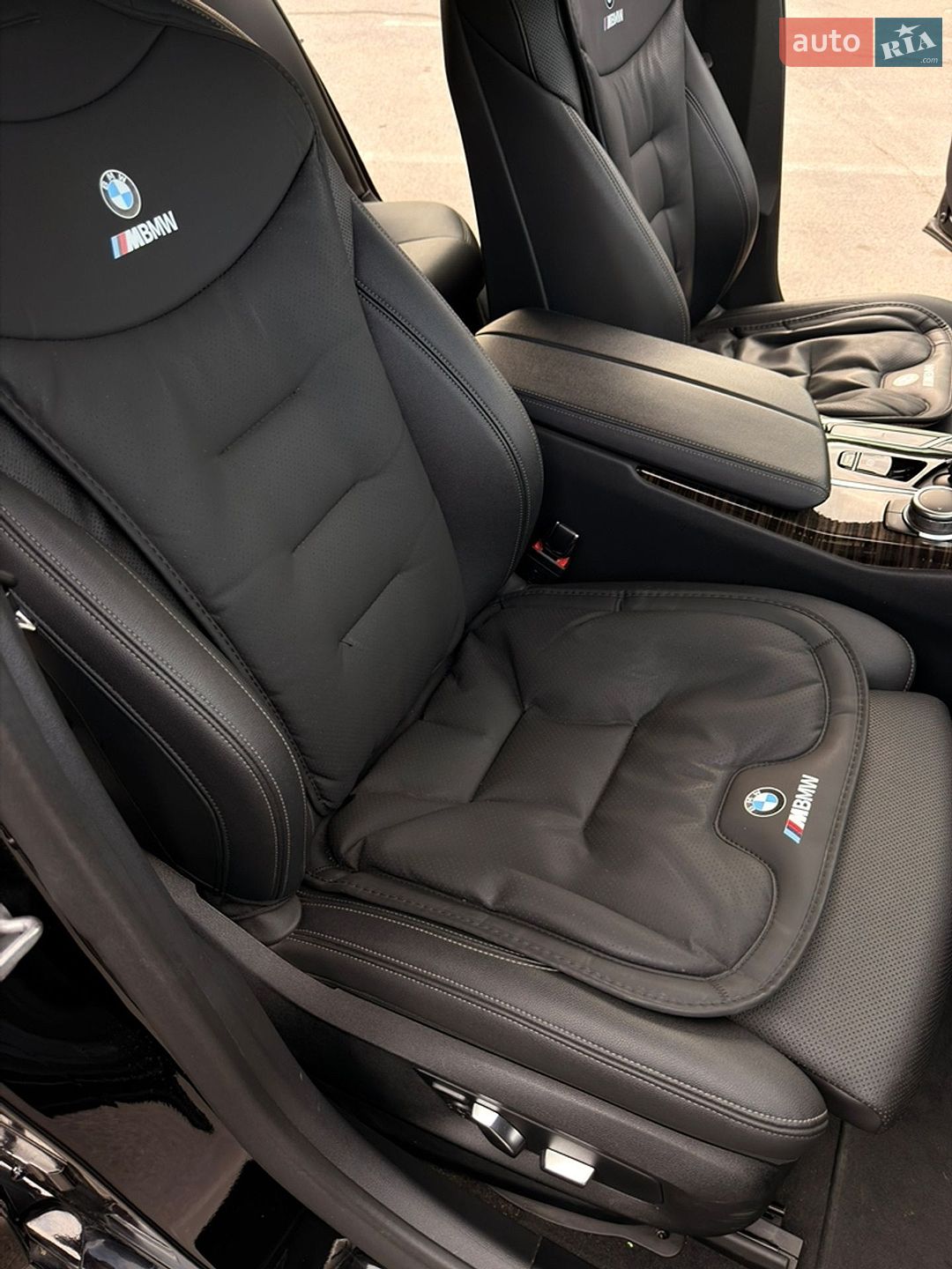 BMW 5 Series 2022 VIN WBA53BH0XNCJ98683 фото оголошення 2 з 22