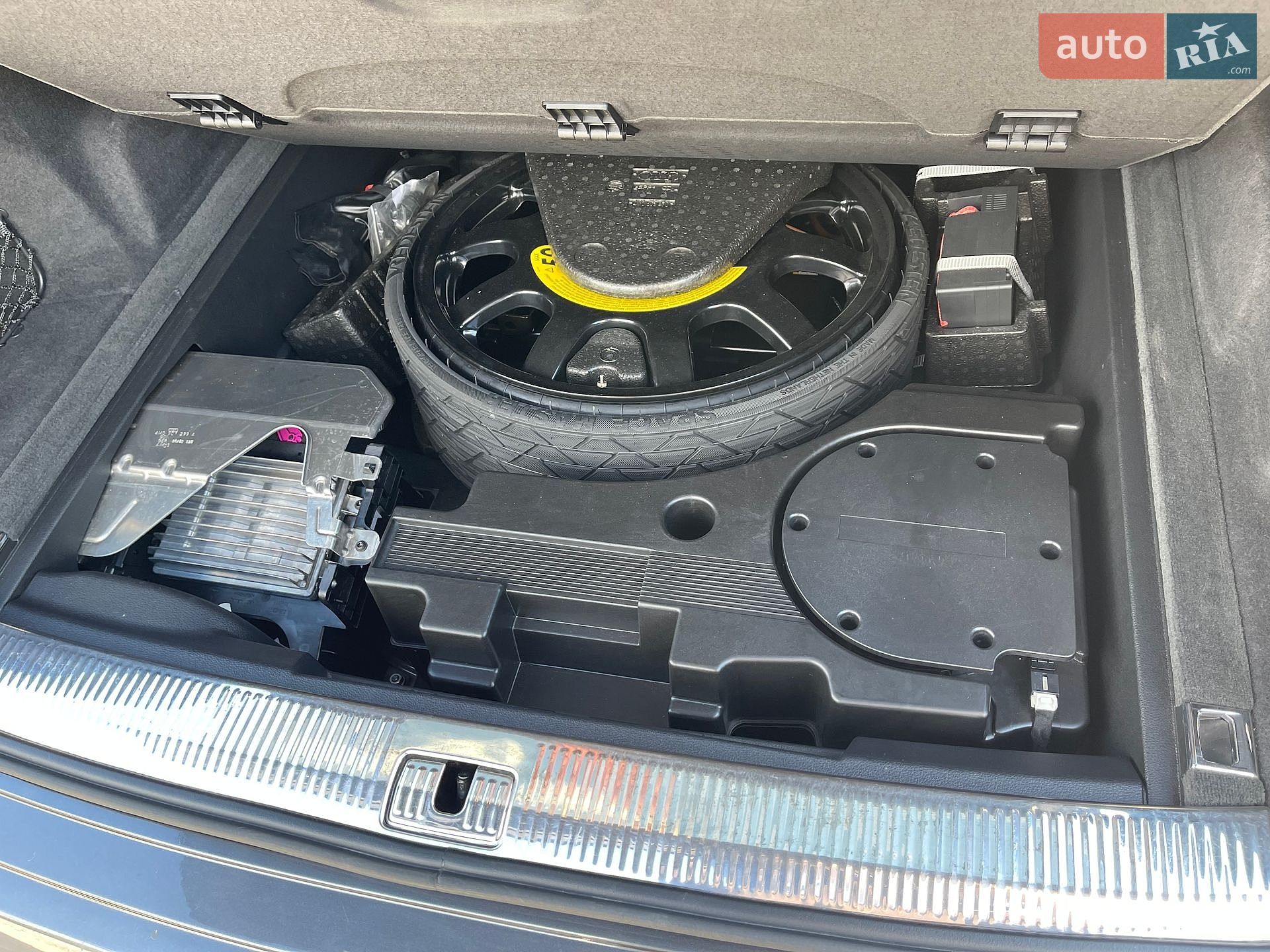 Audi Q7 2020 VIN WAUZZZ4M9MD011864 фото оголошення 27 з 31