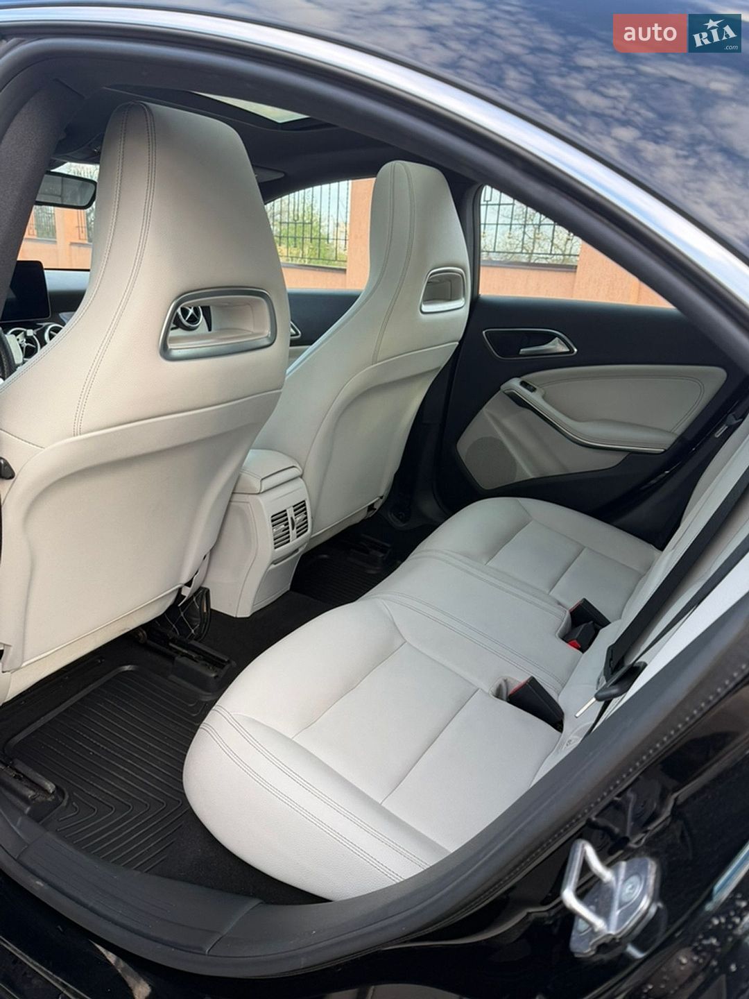 Mercedes-Benz CLA-Class 2018 VIN WDDSJ4EB6JN640828 фото оголошення 22 з 29