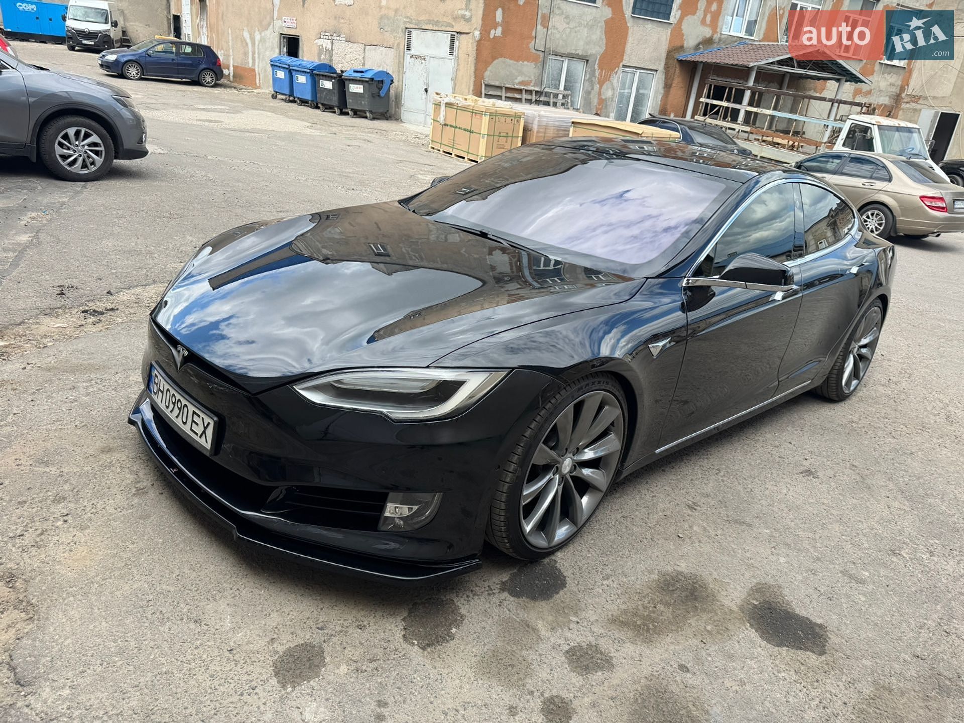 Tesla Model S 2017 VIN 5YJSA1E20HF208205 фото оголошення 2 з 14