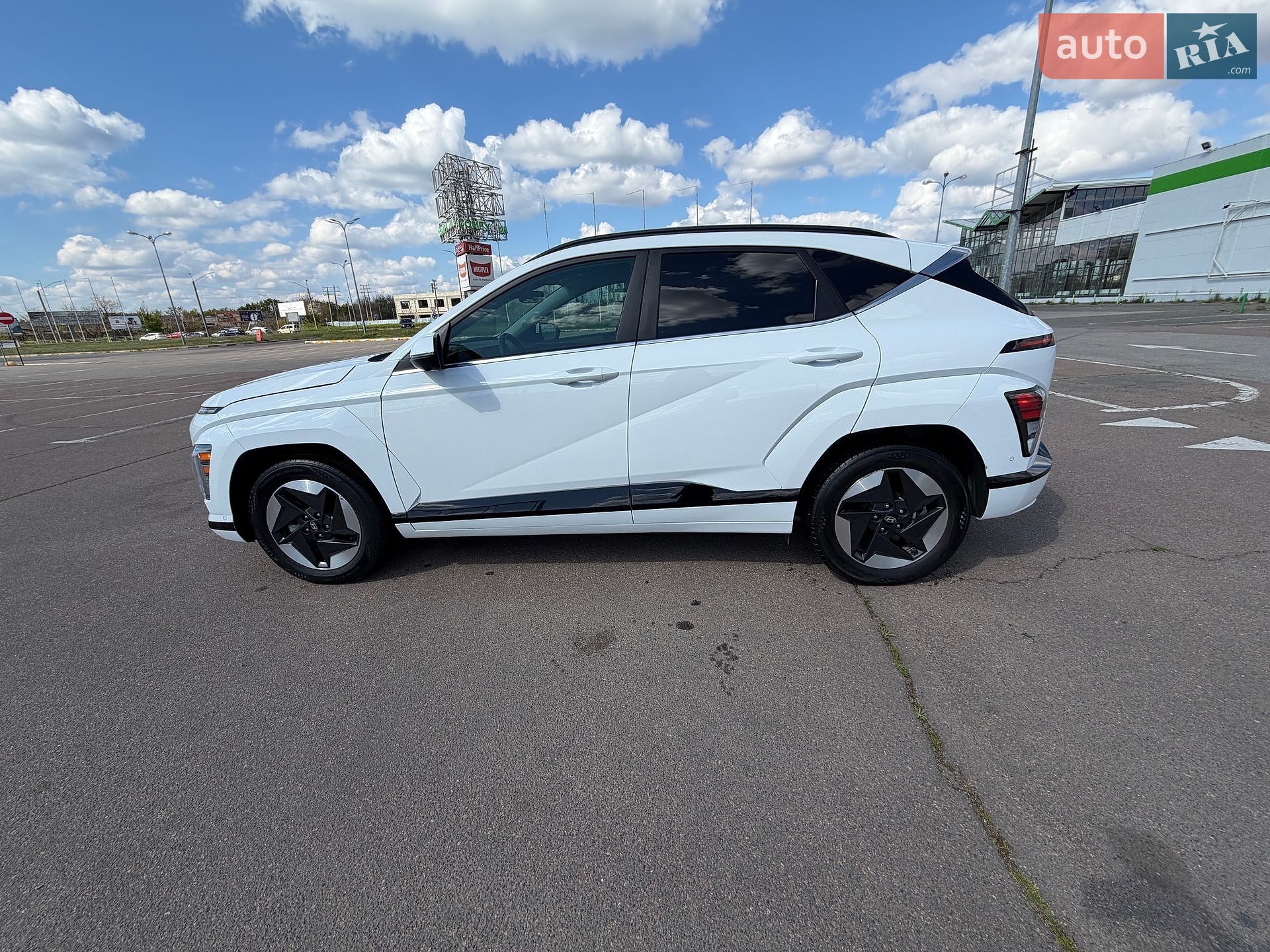 Hyundai Kona 2023 VIN KM8HE3A62RU009745 фото оголошення 3 з 30