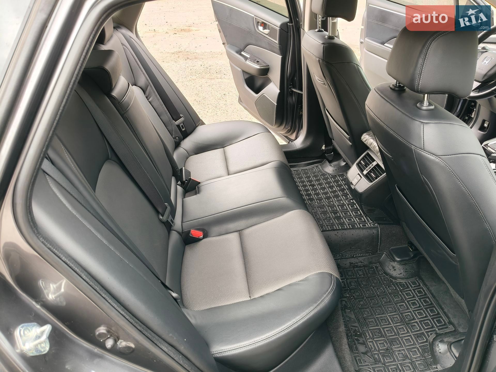 Honda Clarity 2018 VIN JHMZC5F38JC011842 фото оголошення 6 з 15