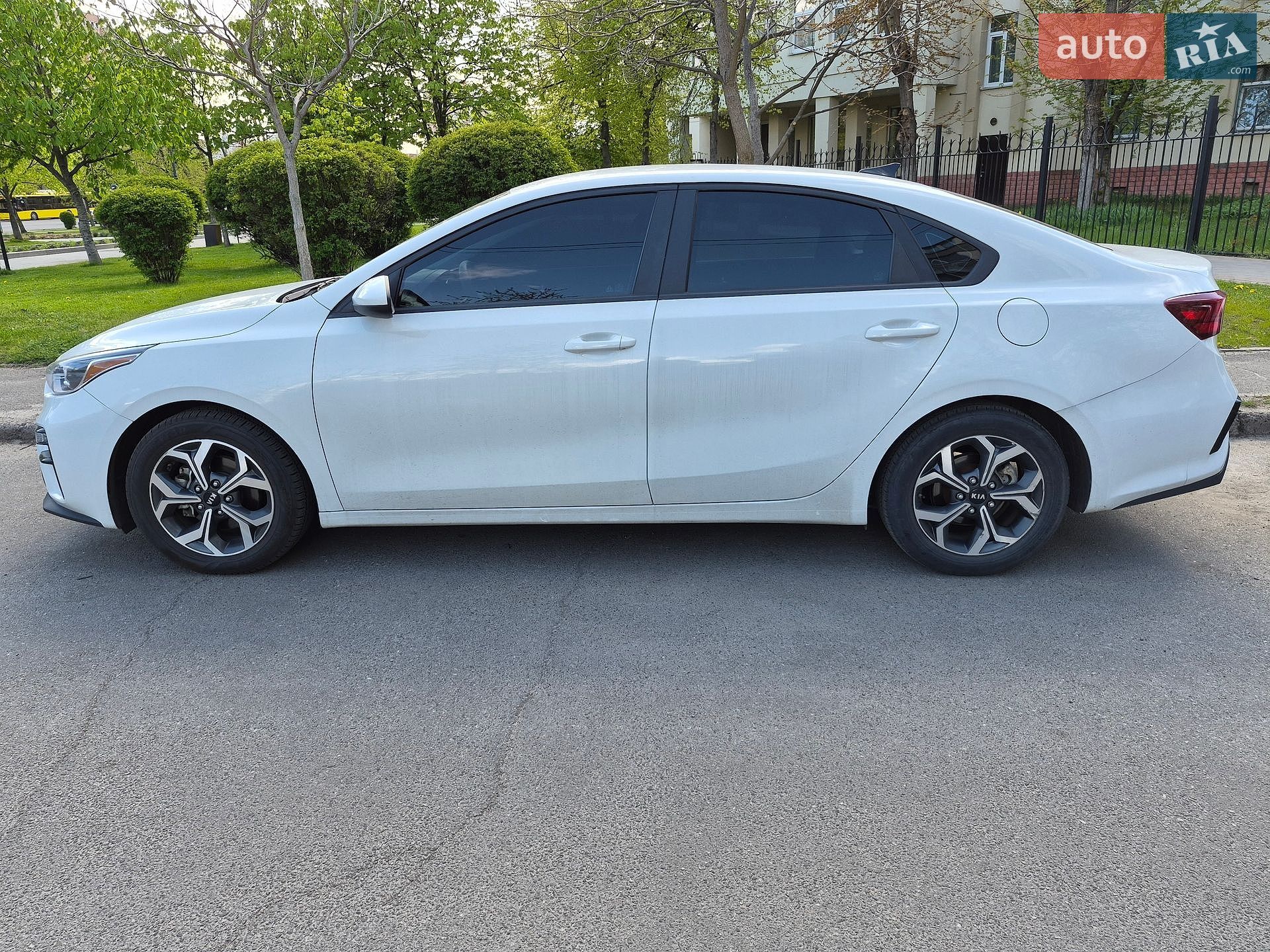 Kia Forte 2020 VIN 3KPF24AD2LE241454 фото оголошення 3 з 21