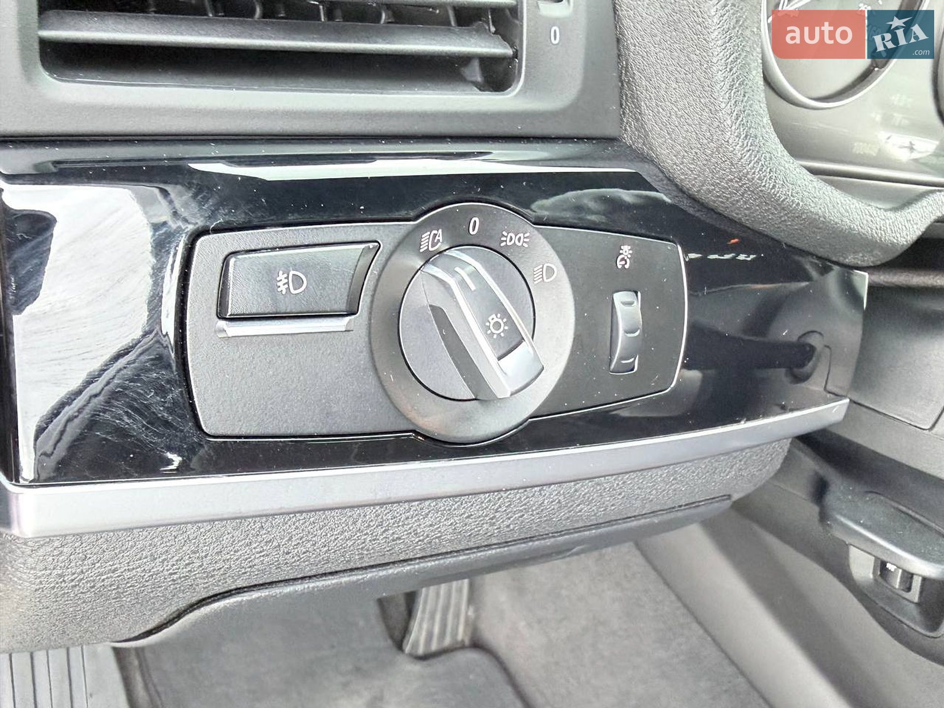 BMW X4 2017 VIN 5UXXW3C56J0T82881 фото оголошення 9 з 24