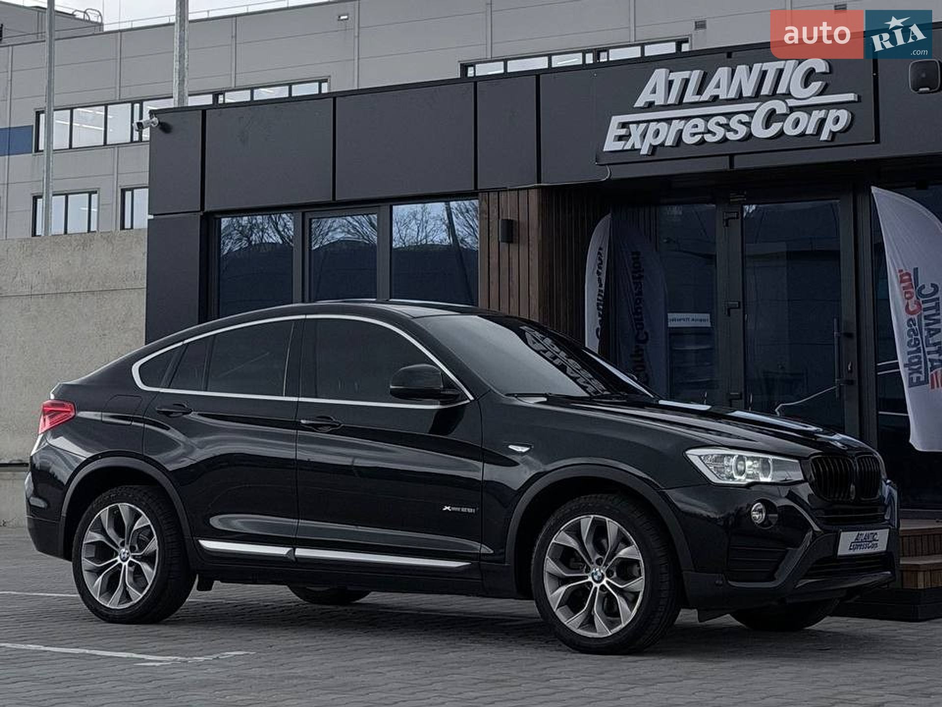 BMW X4 2017 VIN 5UXXW3C56J0T82881 фото оголошення 4 з 24