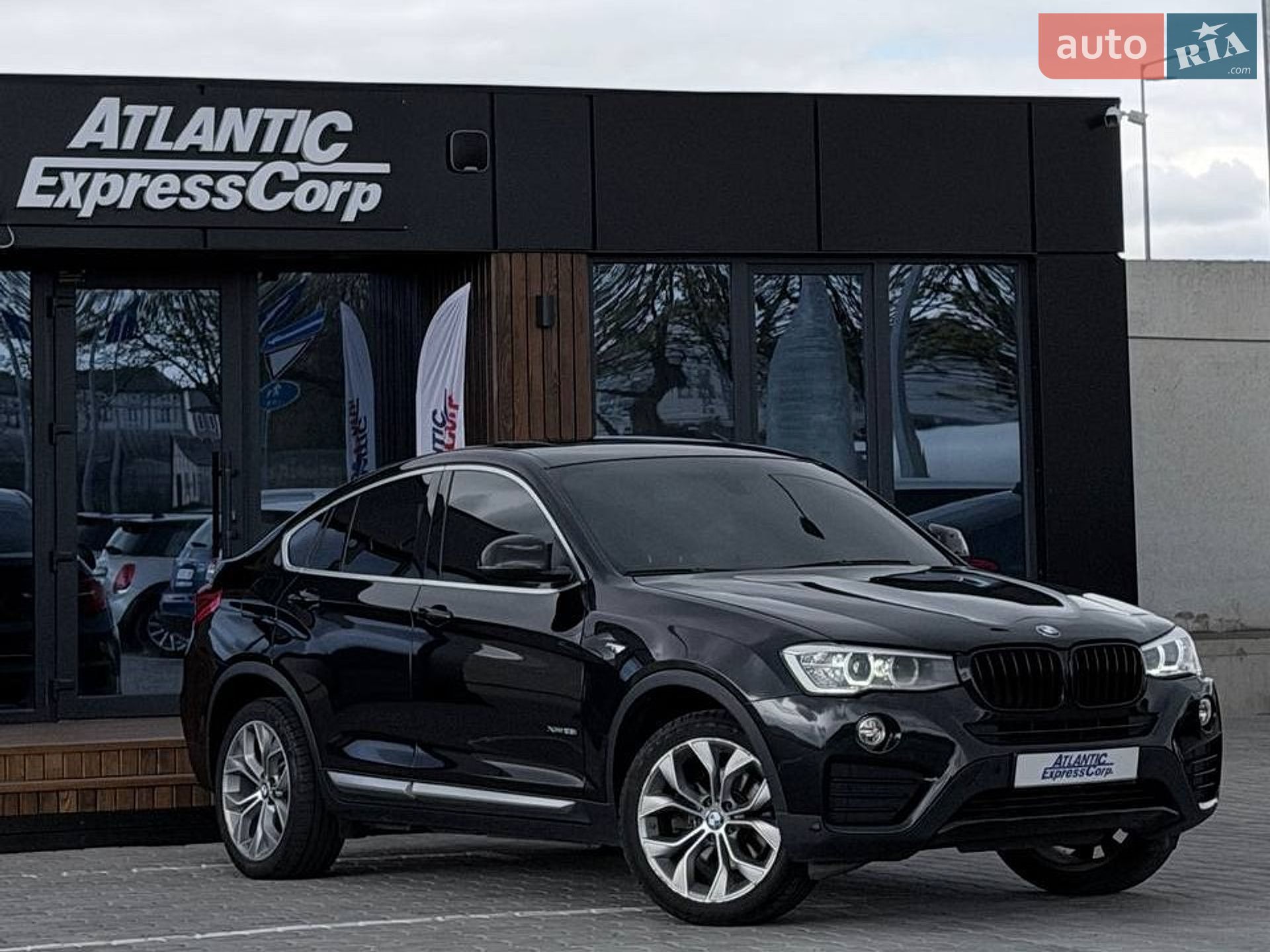 BMW X4 2017 VIN 5UXXW3C56J0T82881 фото оголошення 2 з 24