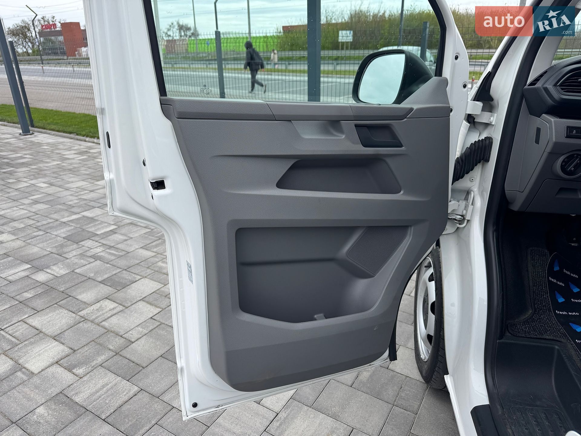 Volkswagen Transporter 2020 VIN WV1ZZZ7HZMH058162 фото оголошення 13 з 27