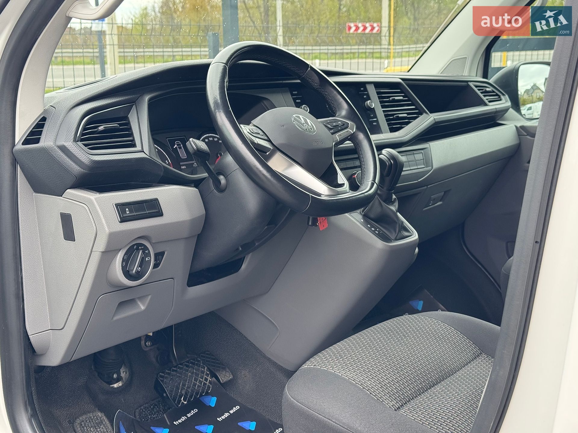 Volkswagen Transporter 2020 VIN WV1ZZZ7HZMH058162 фото оголошення 4 з 27