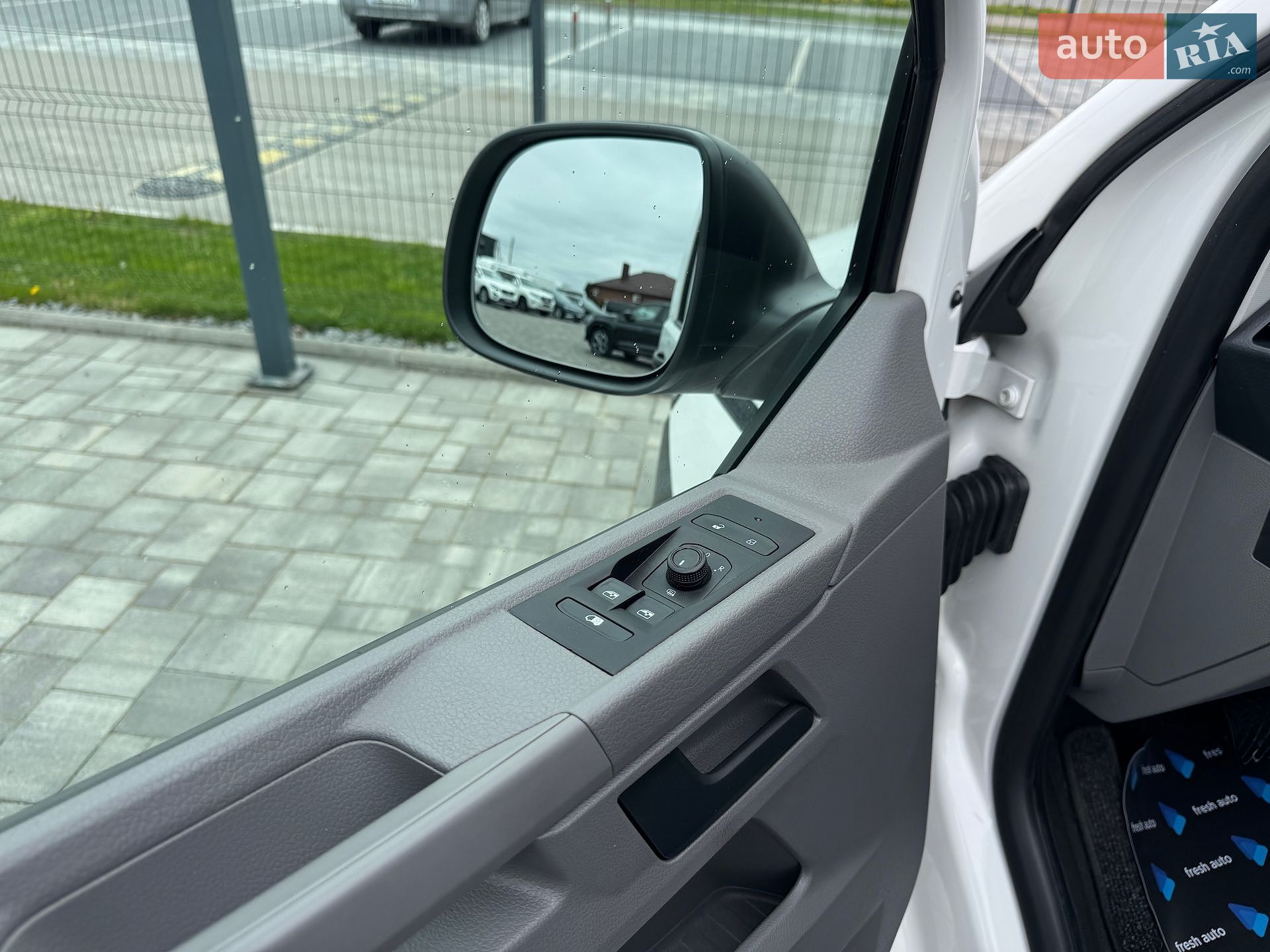 Volkswagen Transporter 2020 VIN WV1ZZZ7HZMH058162 фото оголошення 14 з 27