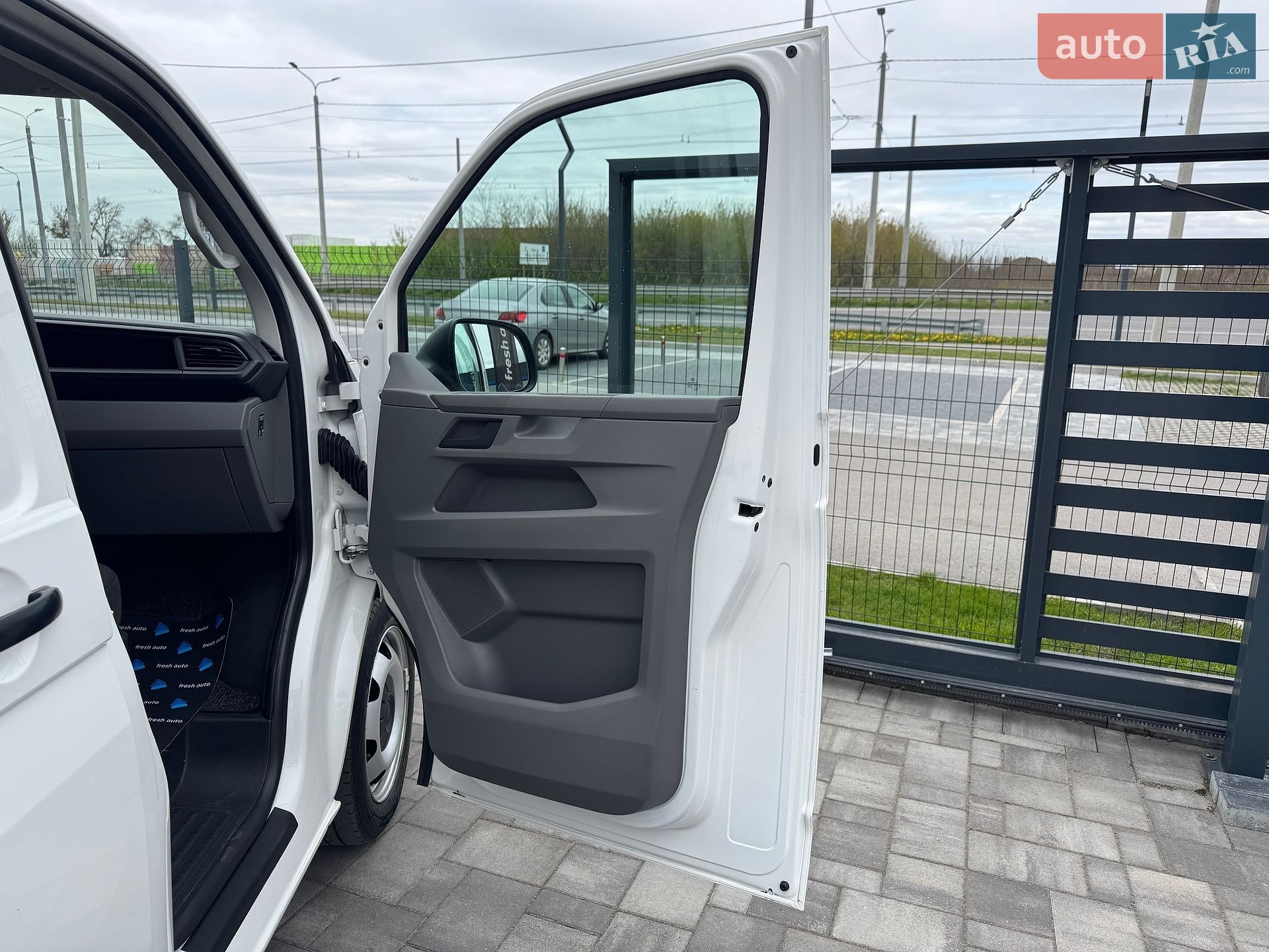 Volkswagen Transporter 2020 VIN WV1ZZZ7HZMH058162 фото оголошення 25 з 27