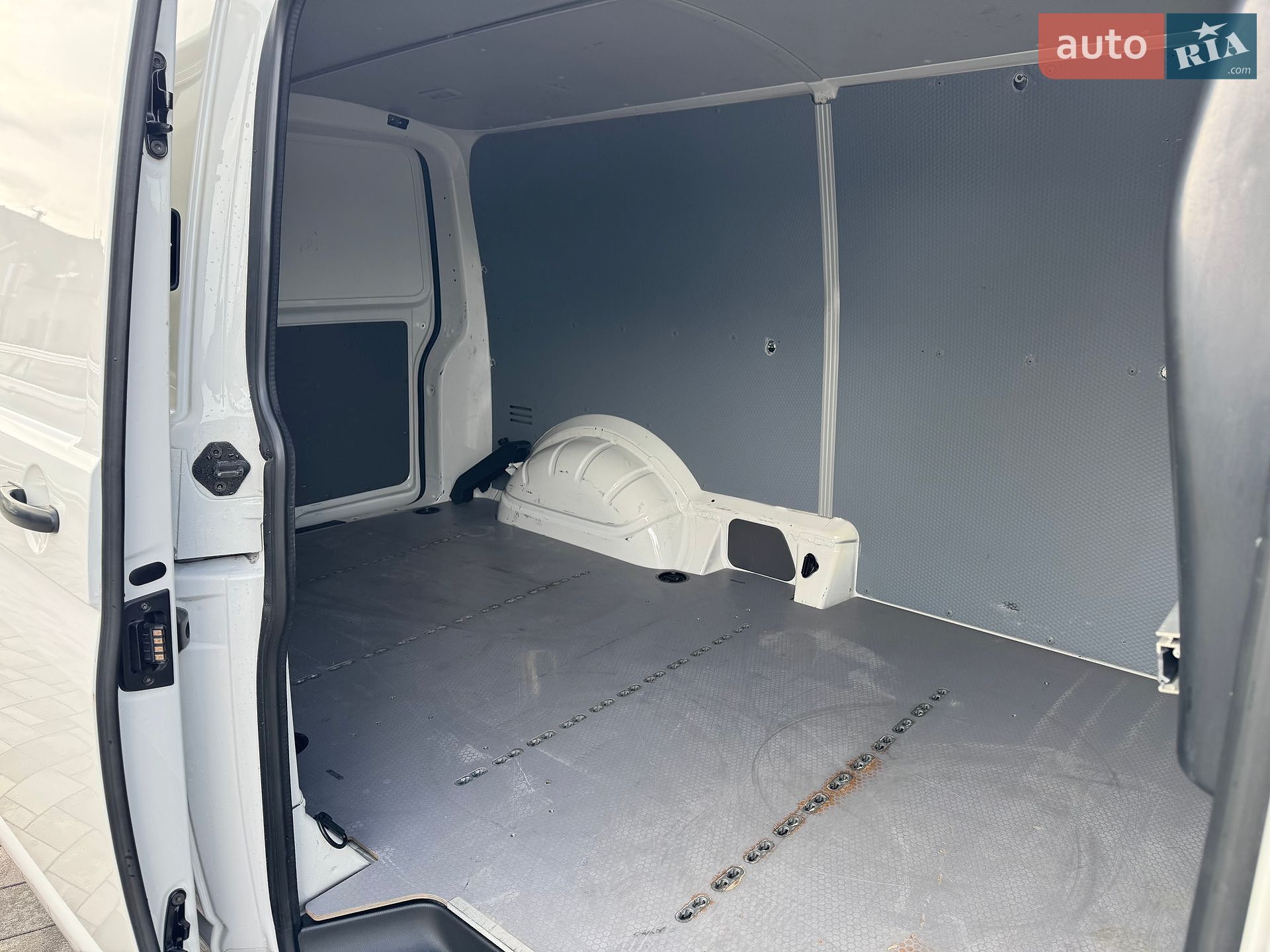 Volkswagen Transporter 2020 VIN WV1ZZZ7HZMH058162 фото оголошення 23 з 27