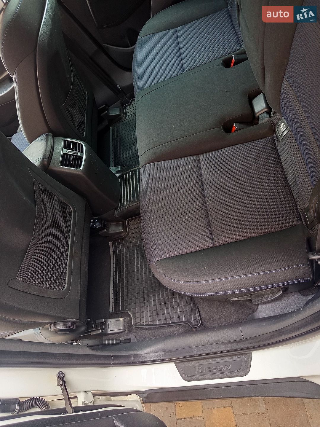 Hyundai Tucson 2015 VIN TMAJ381ACGJ080257 фото оголошення 25 з 33