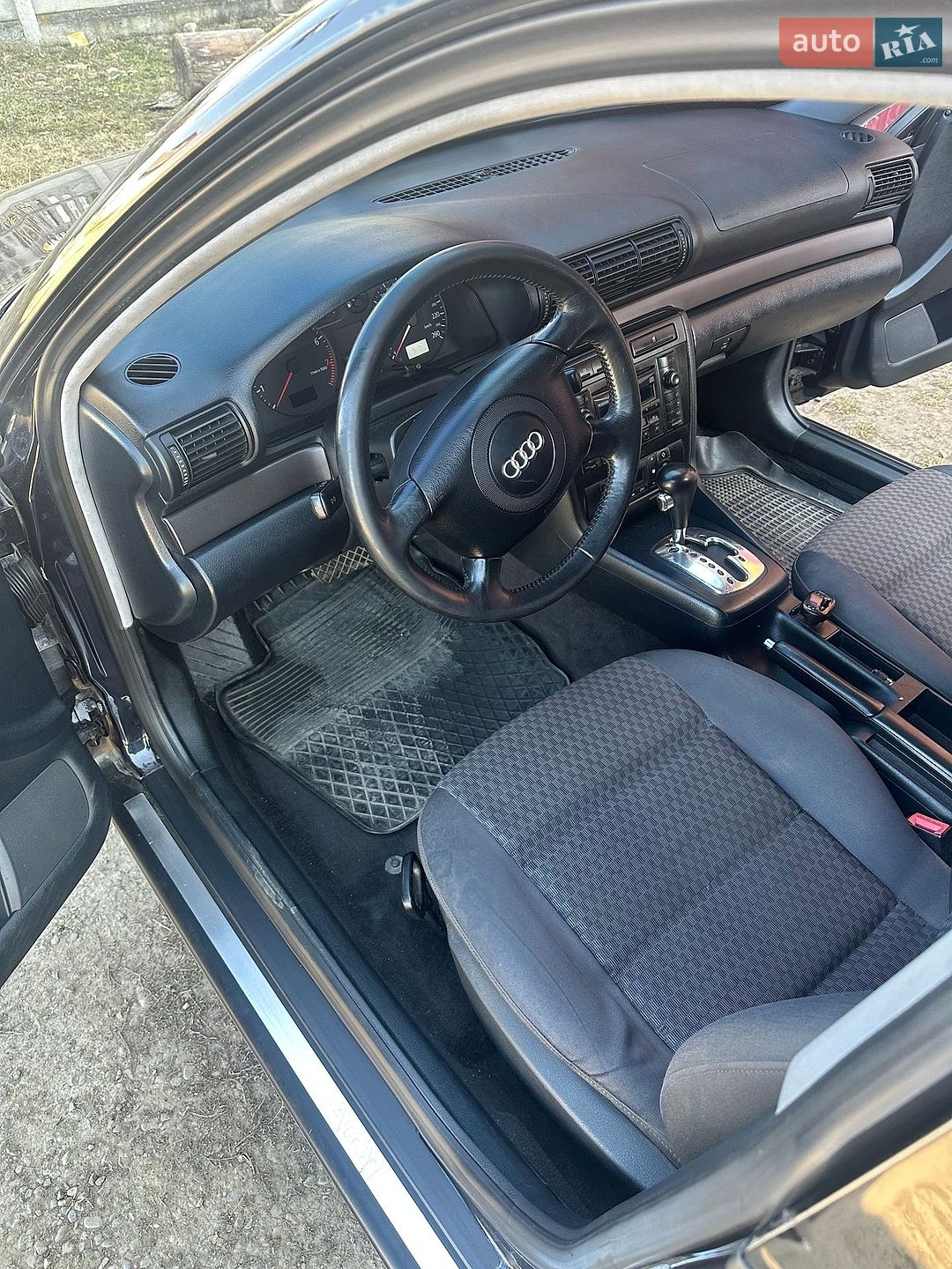 Audi A4 1999 VIN WAUZZZ8DZYA097439 фото оголошення 14 з 19