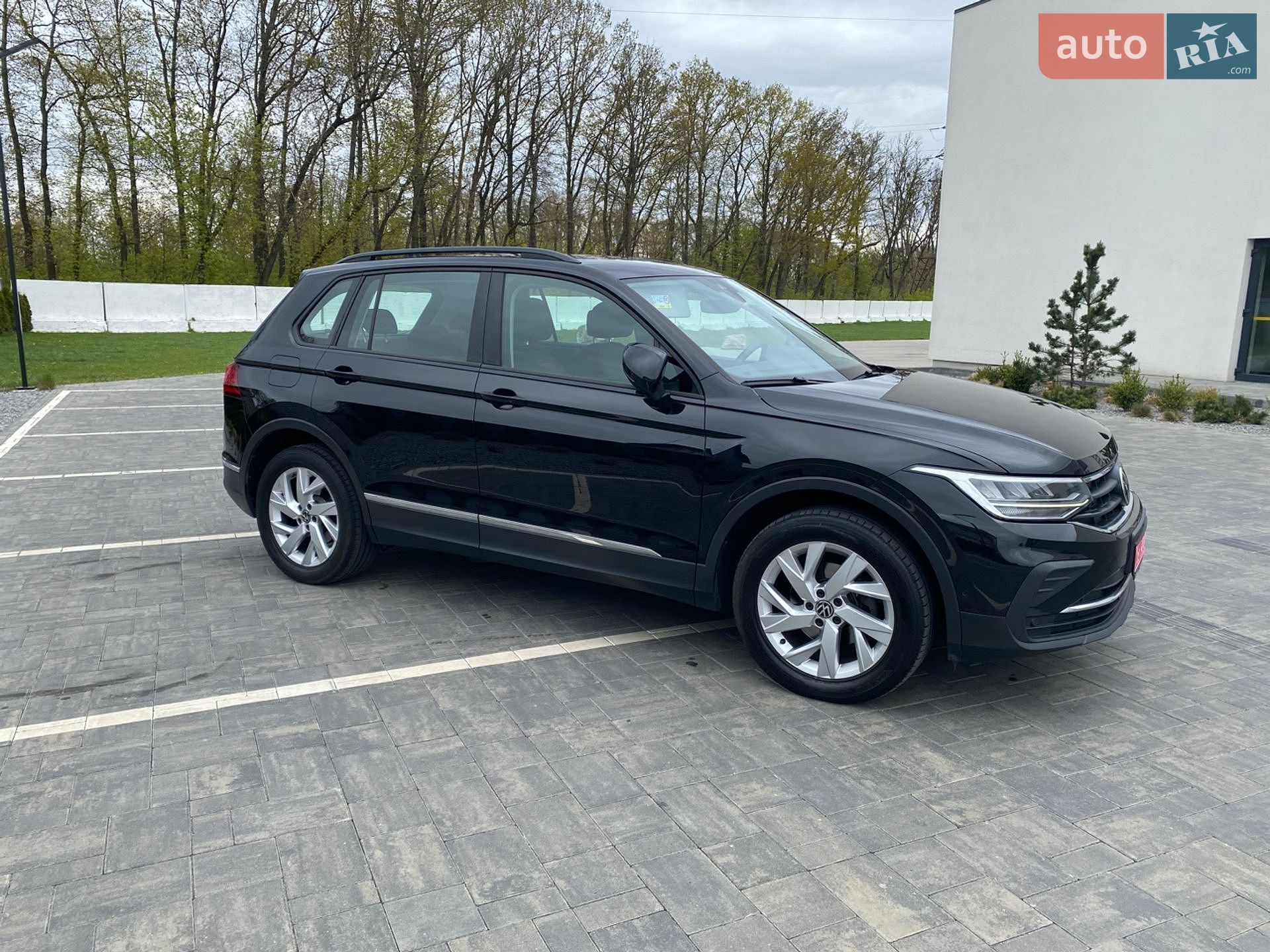 Volkswagen Tiguan 2021 VIN WVGZZZ5NZMW033791 фото оголошення 8 з 37