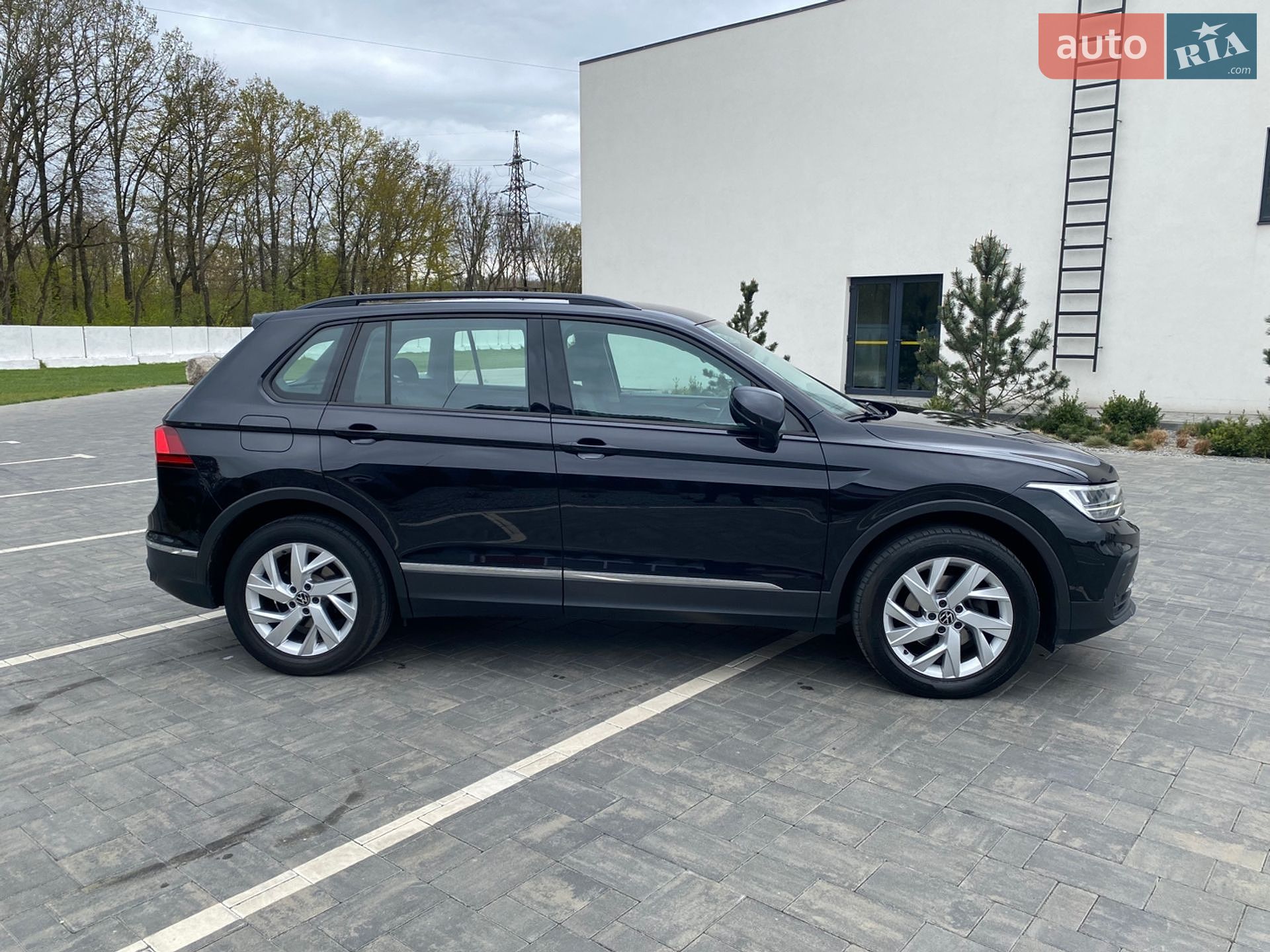 Volkswagen Tiguan 2021 VIN WVGZZZ5NZMW033791 фото оголошення 12 з 37