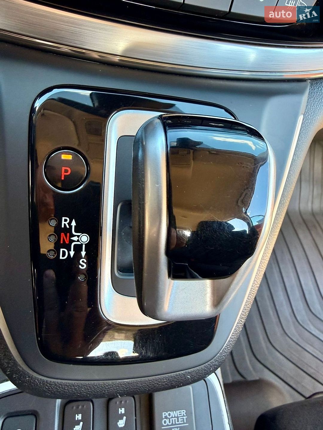 Honda CR-V 2016 VIN SHSRE6870FU530983 фото оголошення 12 з 49