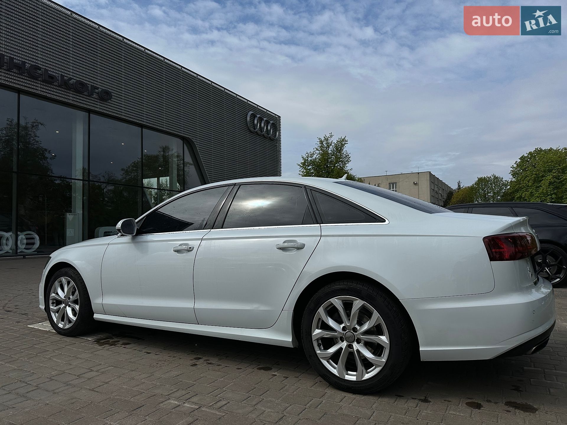 Audi A6 2015 VIN WAUZZZ4G8GN021861 фото оголошення 4 з 29