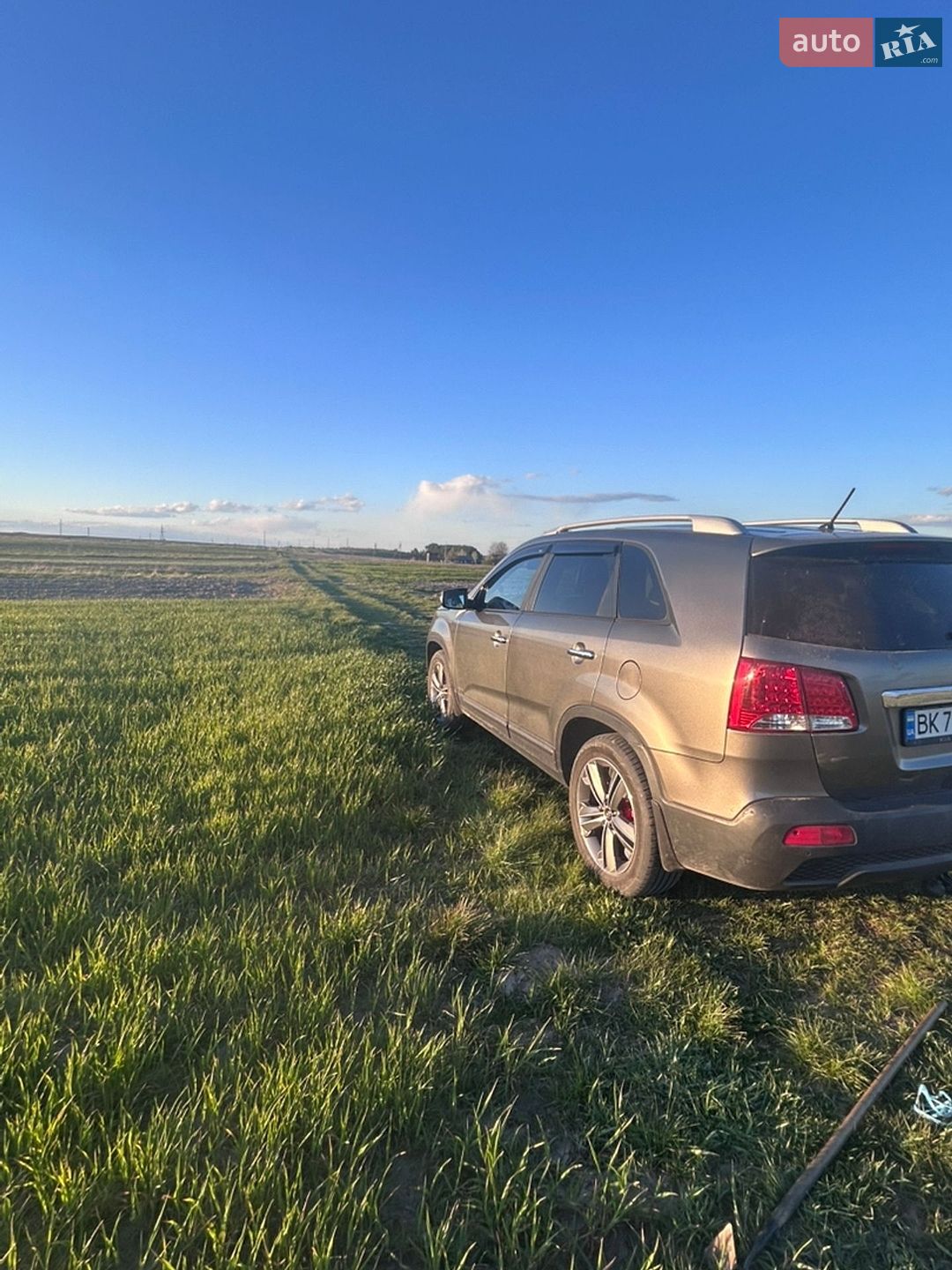 Kia Sorento 2010 VIN KNAKU814CB5149404 фото оголошення 4 з 5