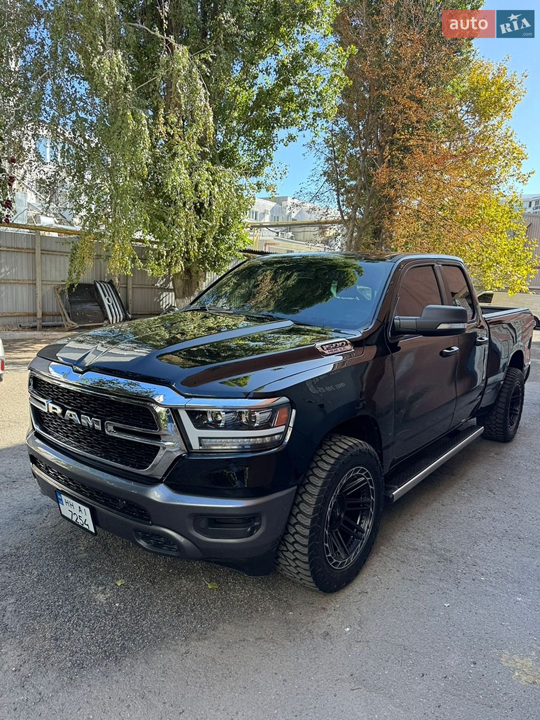 Ram 1500 2023 VIN 1C6SRECG2RN123200 фото оголошення 2 з 4
